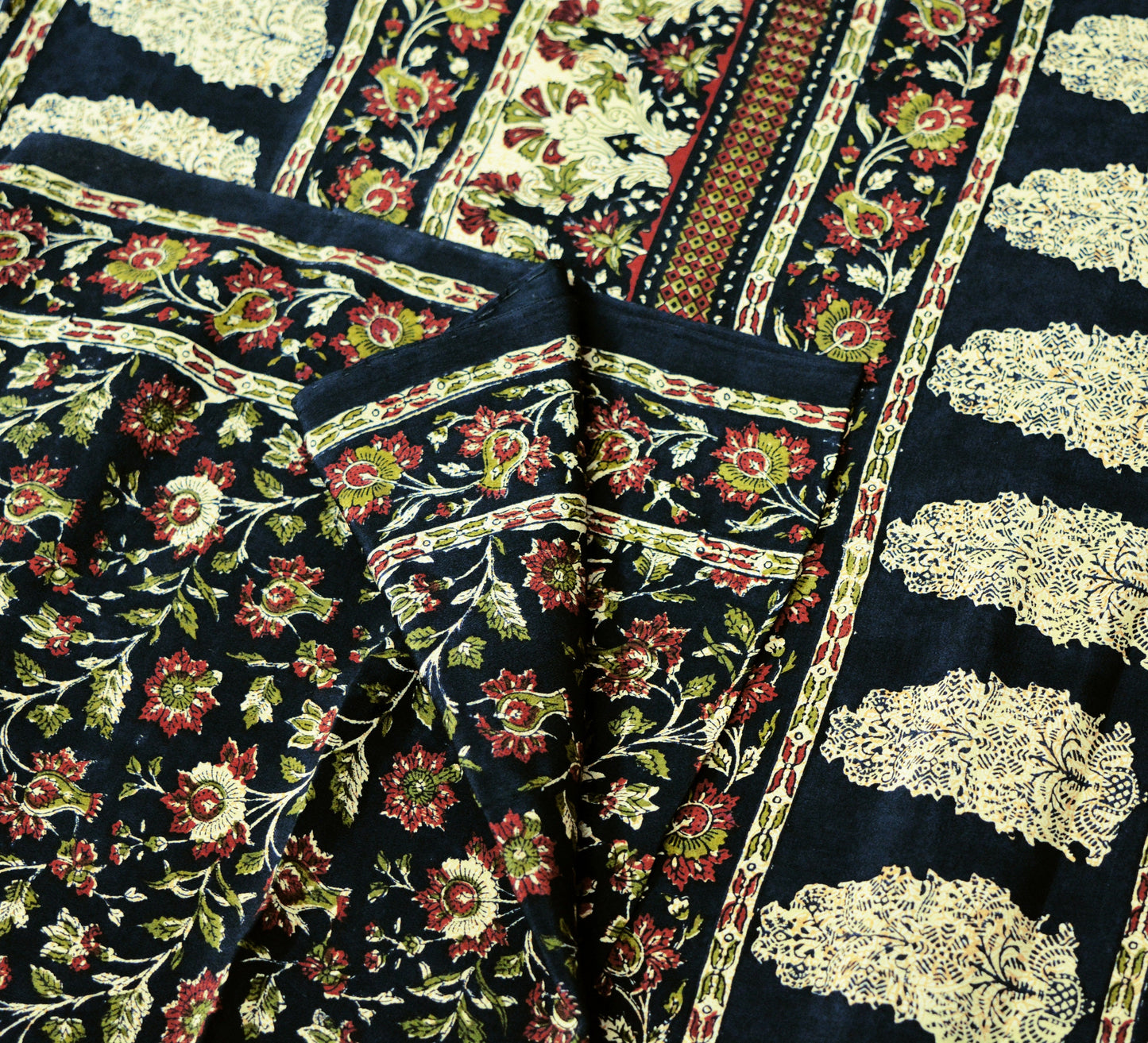 Indian Vintage Sari Black Pure Crepe Silk Block Printed Saree 5yard Sewing Floral Soft Craft Fabric Wrap