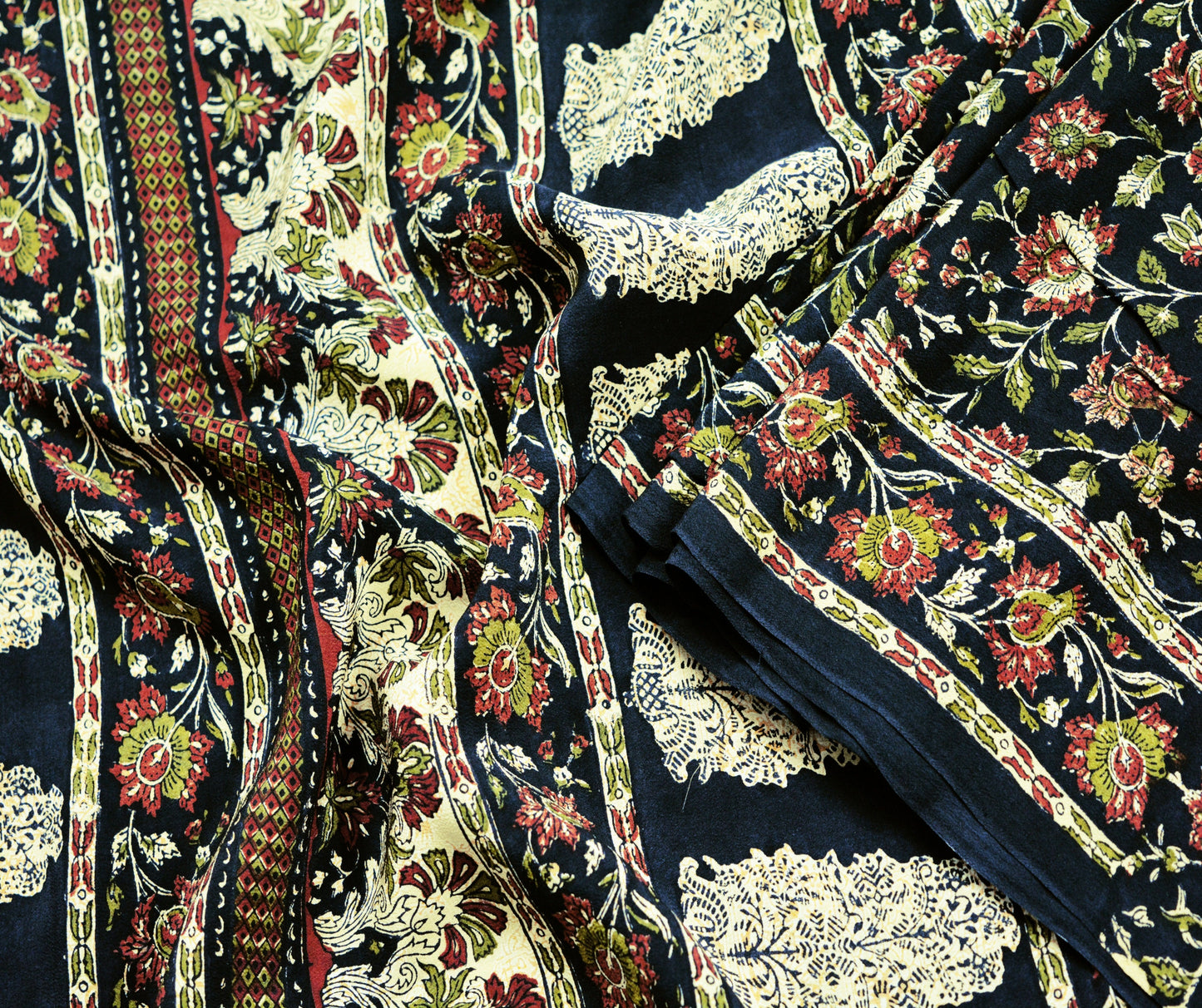 Indian Vintage Sari Black Pure Crepe Silk Block Printed Saree 5yard Sewing Floral Soft Craft Fabric Wrap