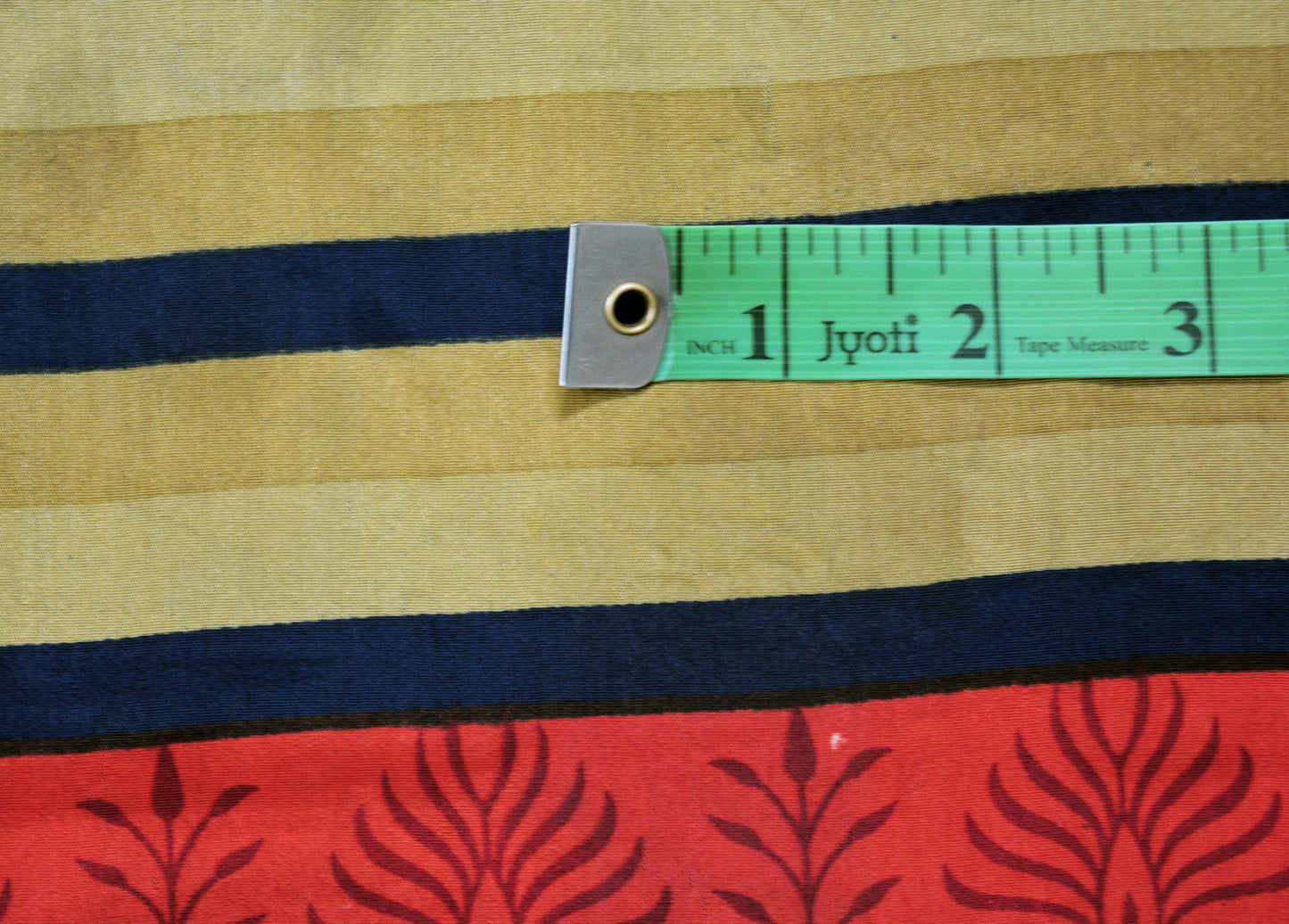 FREE SHIPPING Indian Vintage Beige & Red Saree Moss Crepe Printed Indian Sari 5yard Sewing Paisley Soft Craft Fabric Dressmaking