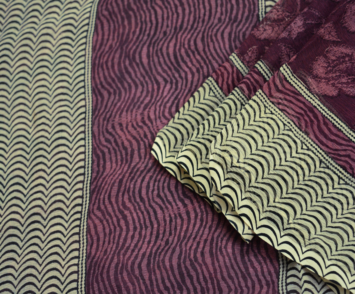 Women Vintage Sari Maroon & White Pure Chiffon Silk Printed Saree Craft Fabric Sewing 5Yd Soft Light Sari Dress Making Floral