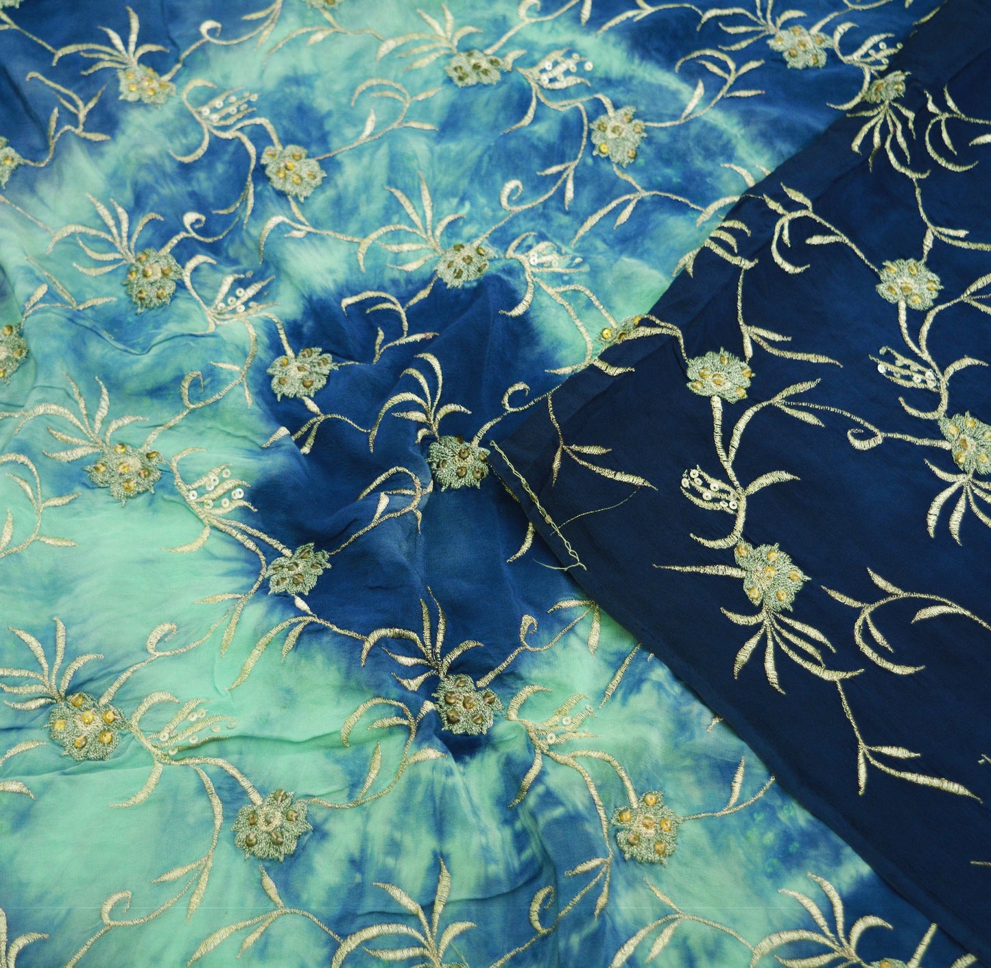Indian Vintage Sari Blue & Green Pure Crepe Silk Hand Embroidered Saree 6yard Sewing Soft Craft Ethnic Wrap