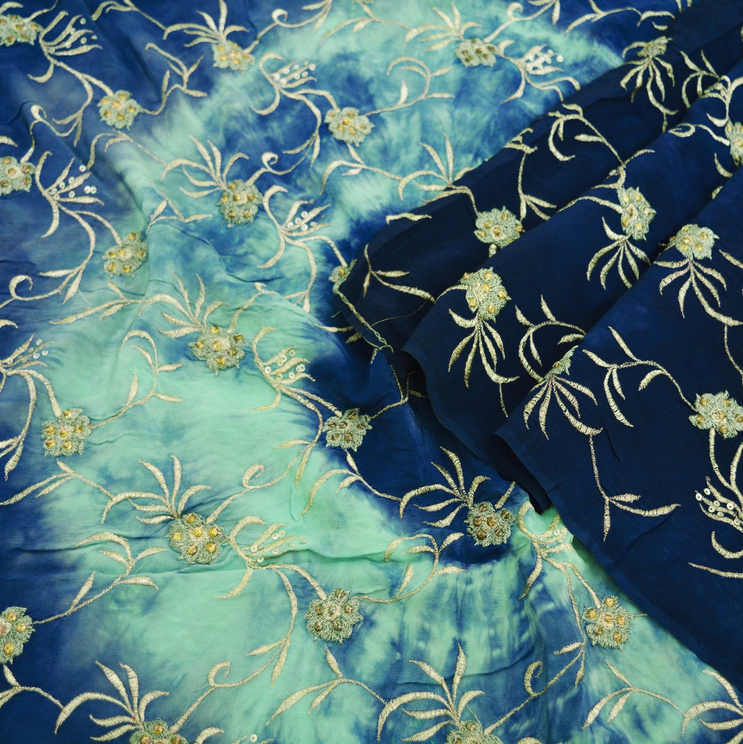 Indian Vintage Sari Blue & Green Pure Crepe Silk Hand Embroidered Saree 6yard Sewing Soft Craft Ethnic Wrap