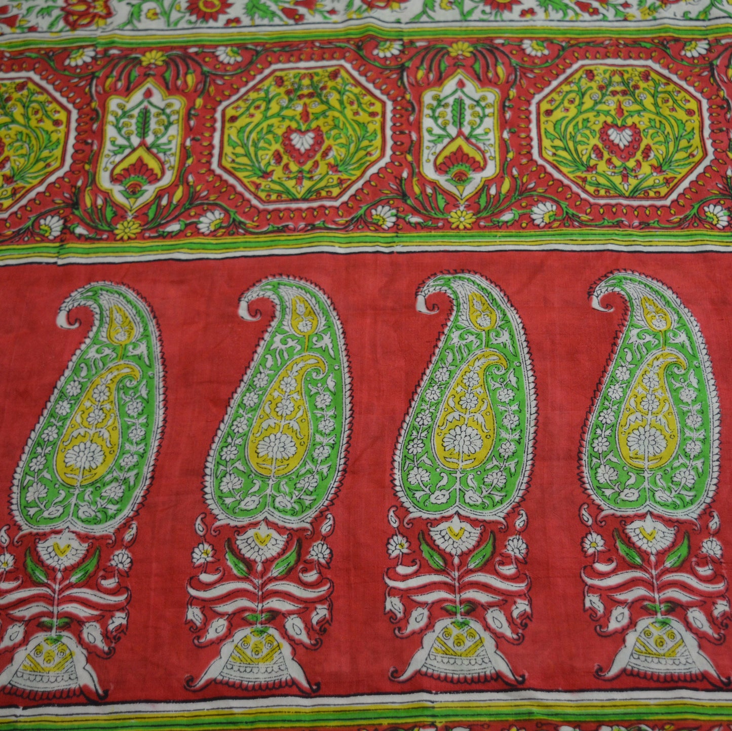 Indian Vintage Sari Ivory & Red Pure Silk Printed Saree 5yd Sewing Craft Fabric DressMaking Soft Wrap Upcycle Used Quilting