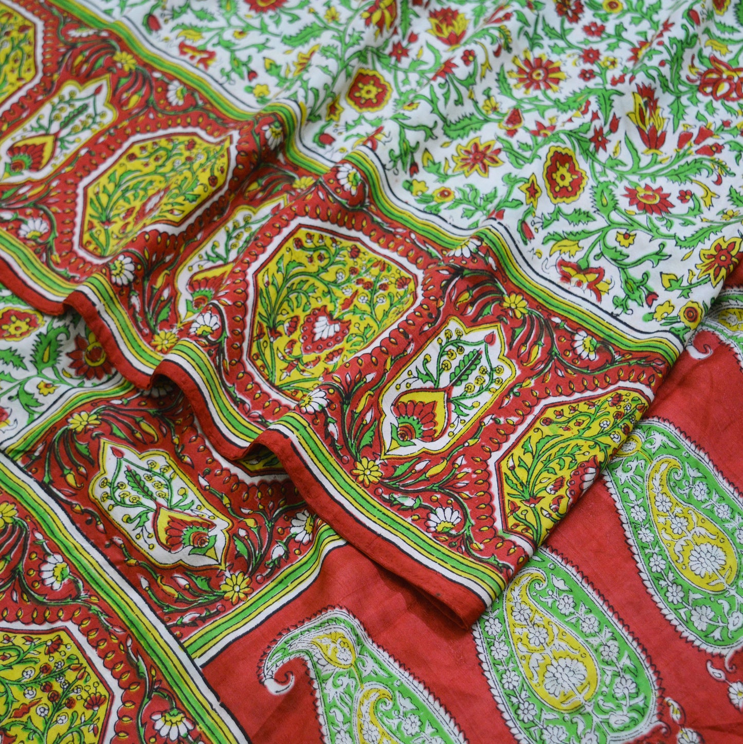 Indian Vintage Sari Ivory & Red Pure Silk Printed Saree 5yd Sewing Craft Fabric DressMaking Soft Wrap Upcycle Used Quilting