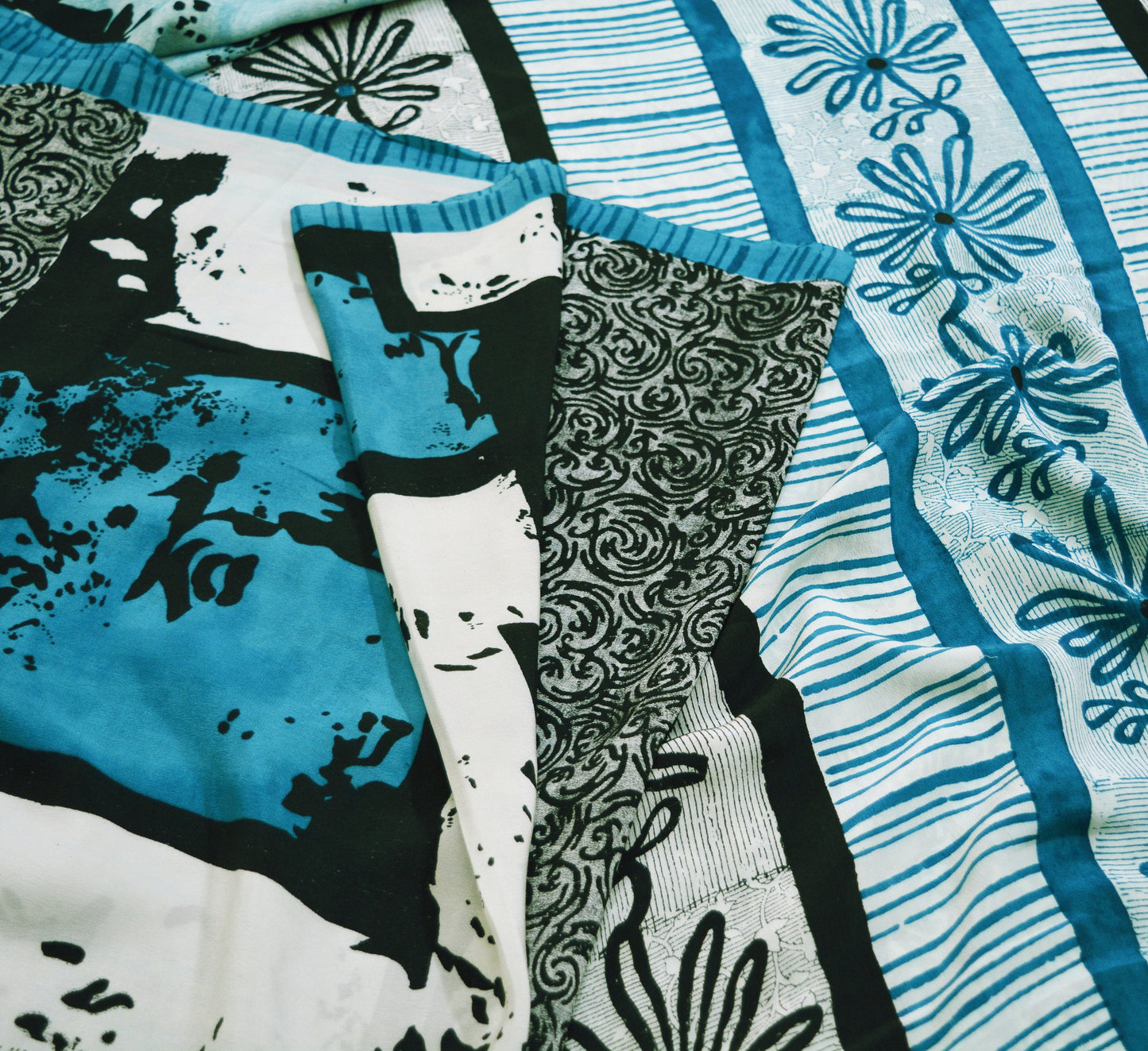 Indian Vintage Sari White & Blue Pure Crepe Silk Printed Saree 5yard Sewing Floral Soft Craft Fabric Wrap