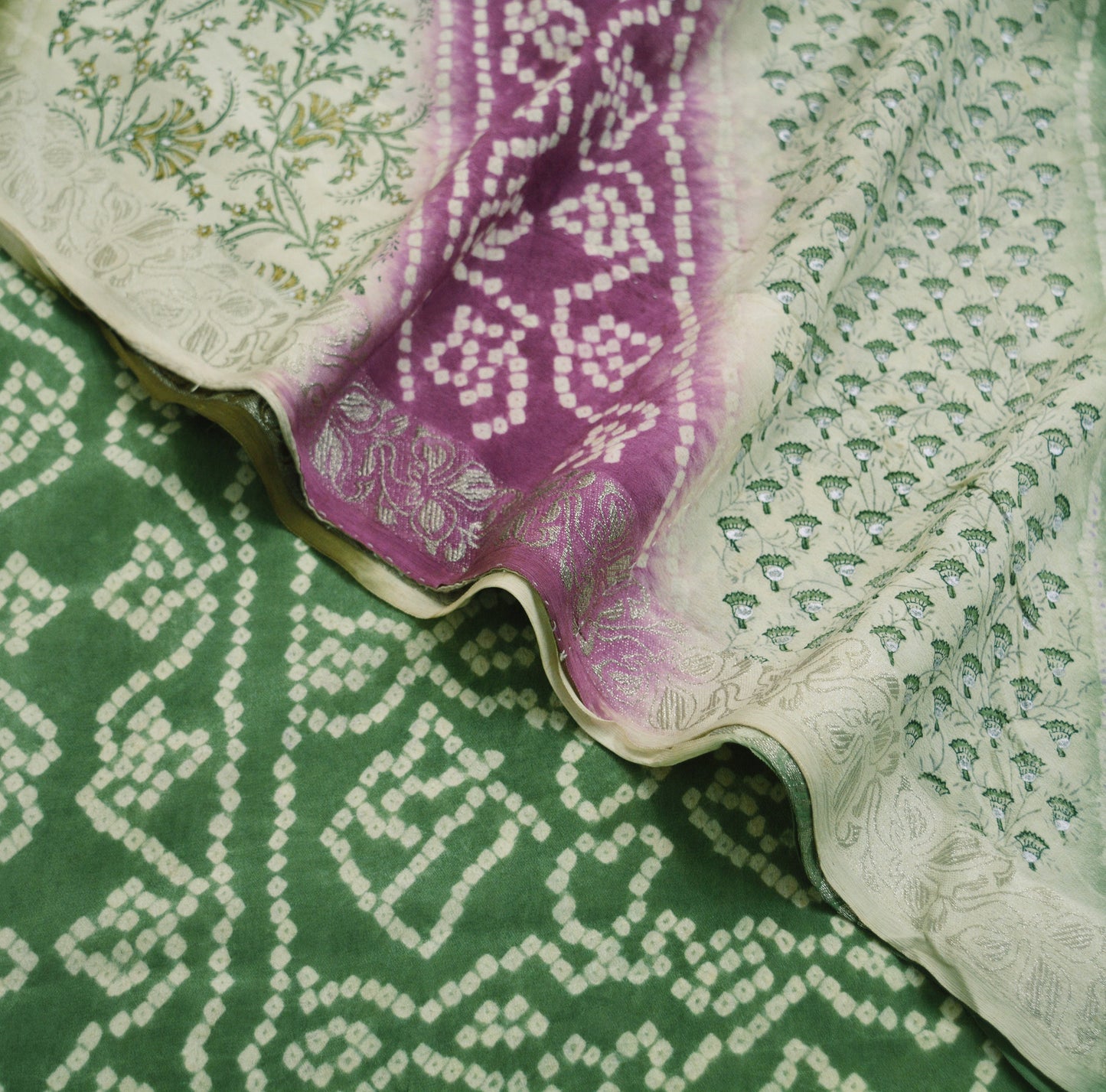 Indian Vintage Sari Green & Ivory Pure Silk Bandhani Printed Sarees Fabric 5yd Floral Sewing Traditional Culture Sari Ethnic Fabric
