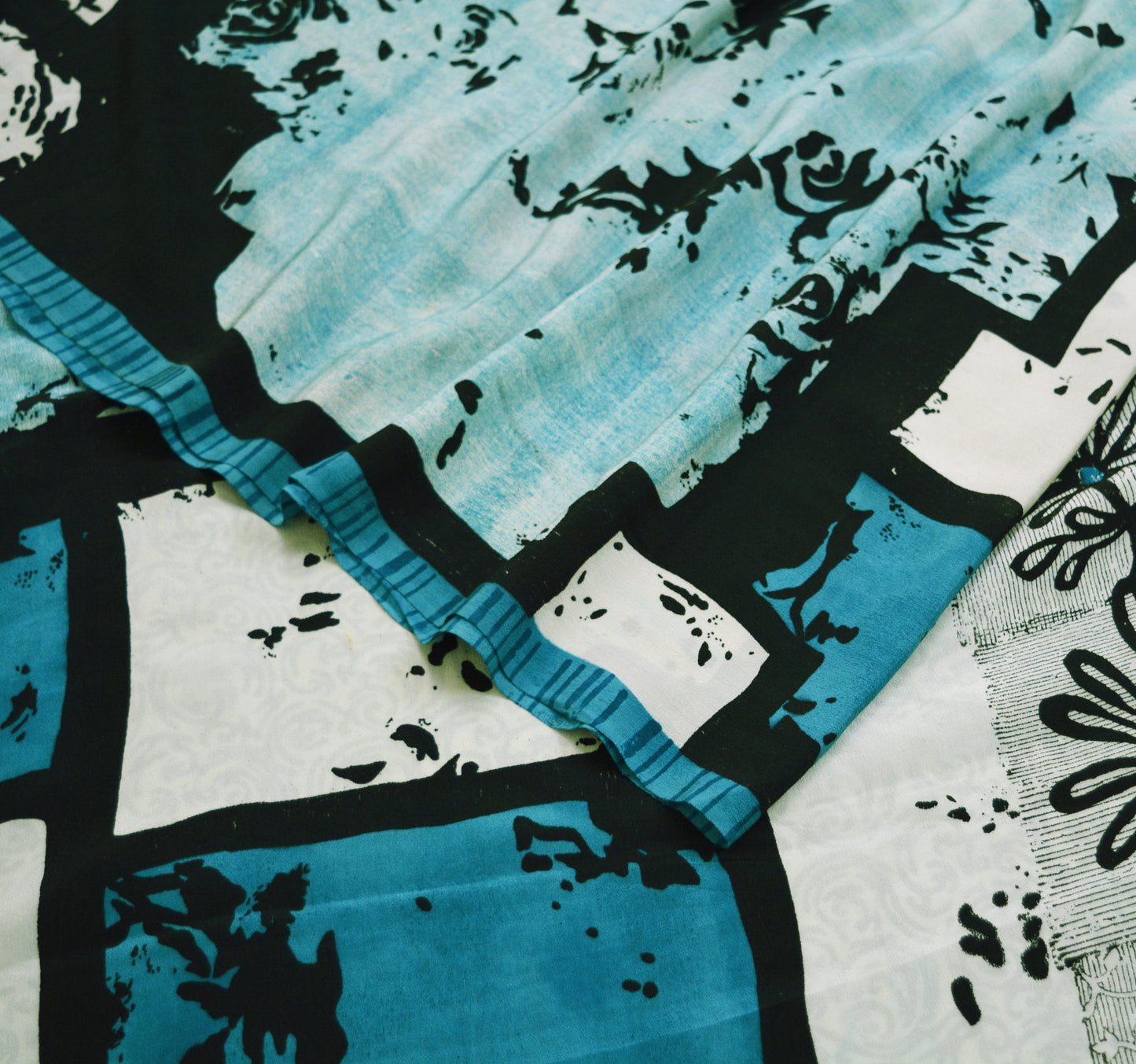 Indian Vintage Sari White & Blue Pure Crepe Silk Printed Saree 5yard Sewing Floral Soft Craft Fabric Wrap