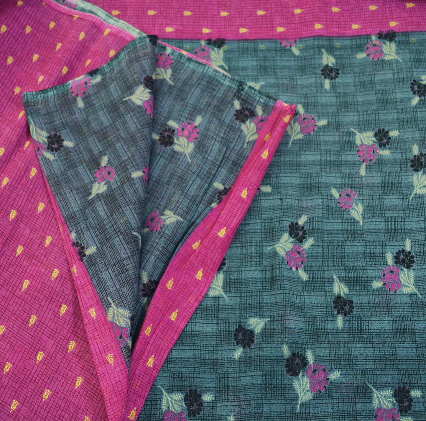 Indian Vintage Sari Gray & Pink Printed Blend Cotton Saree Craft Soft Fabric 5Yard Sewing Sarong Wrap Boho Paisley