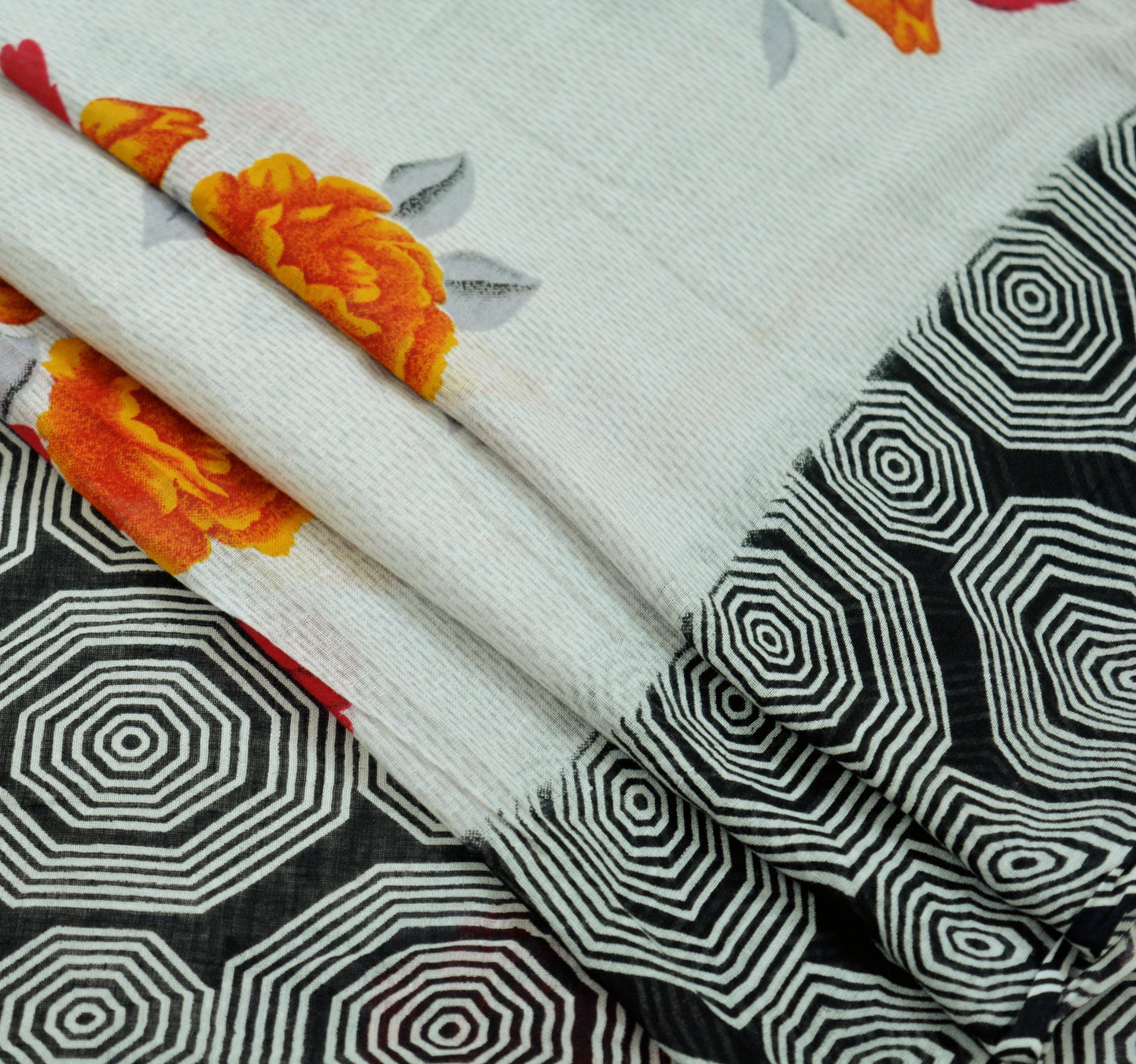 Indian Vintage Black & White Saree Printed Pure Cotton Indian Sari Craft Fabric 5Yd Sewing Soft Sarong Wrap Boho Floral Quilting Crafting