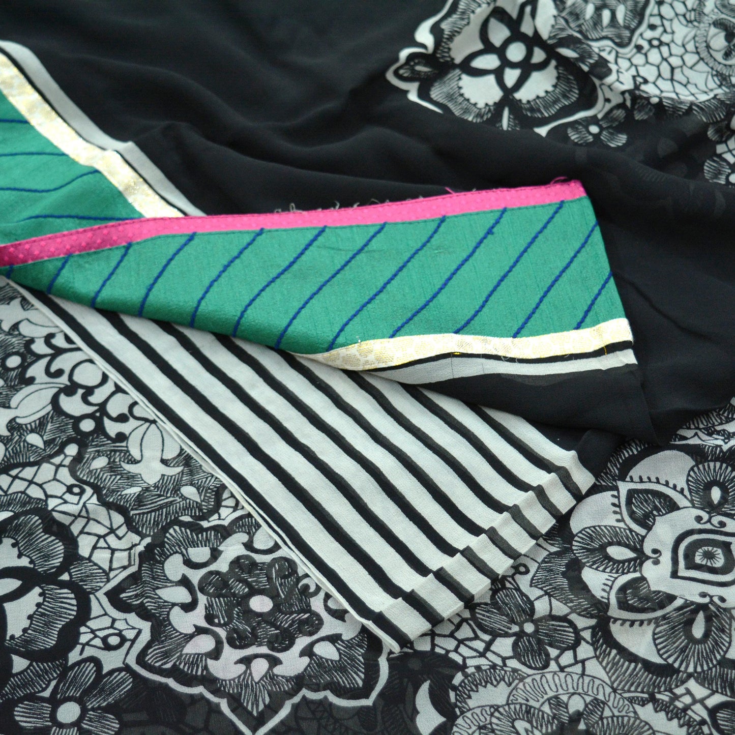 Indian Women Vintage Sari Black 100% Pure Georgette Silk Printed Saree Sewing 5yard Soft Craft Zardozi Border Quilting Dress Making Upcycle
