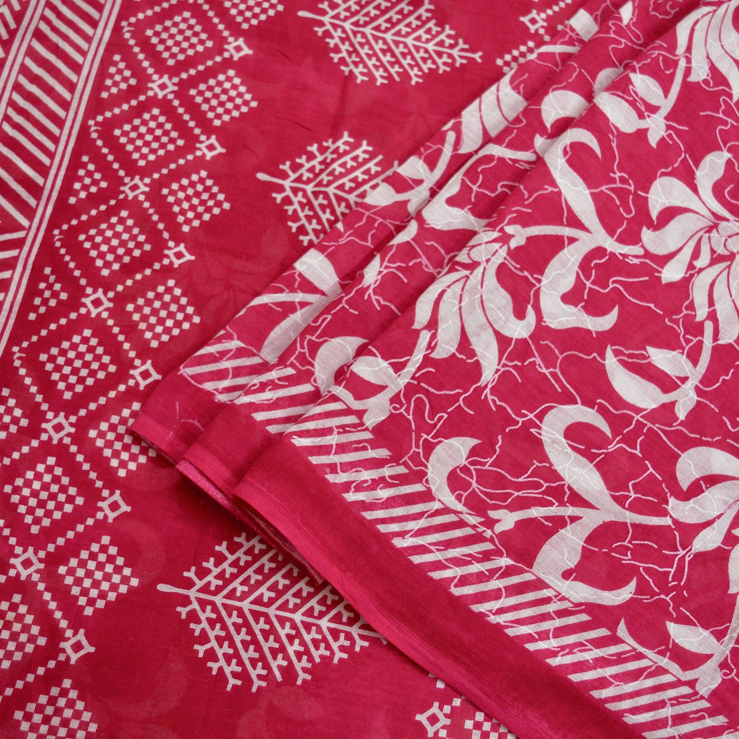 Indian Vintage Sari White & Pink Printed Pure Cotton Sarees Craft Fabric 5Yd Soft Sewing Sarong Wrap Boho Floral Quilting Dress making