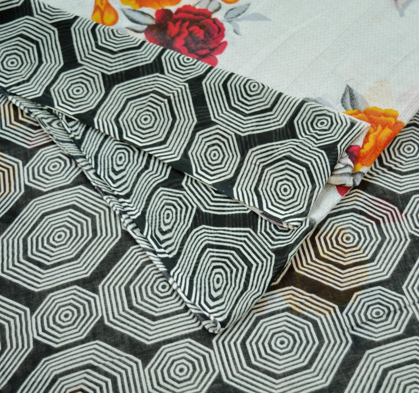 Indian Vintage Black & White Saree Printed Pure Cotton Indian Sari Craft Fabric 5Yd Sewing Soft Sarong Wrap Boho Floral Quilting Crafting