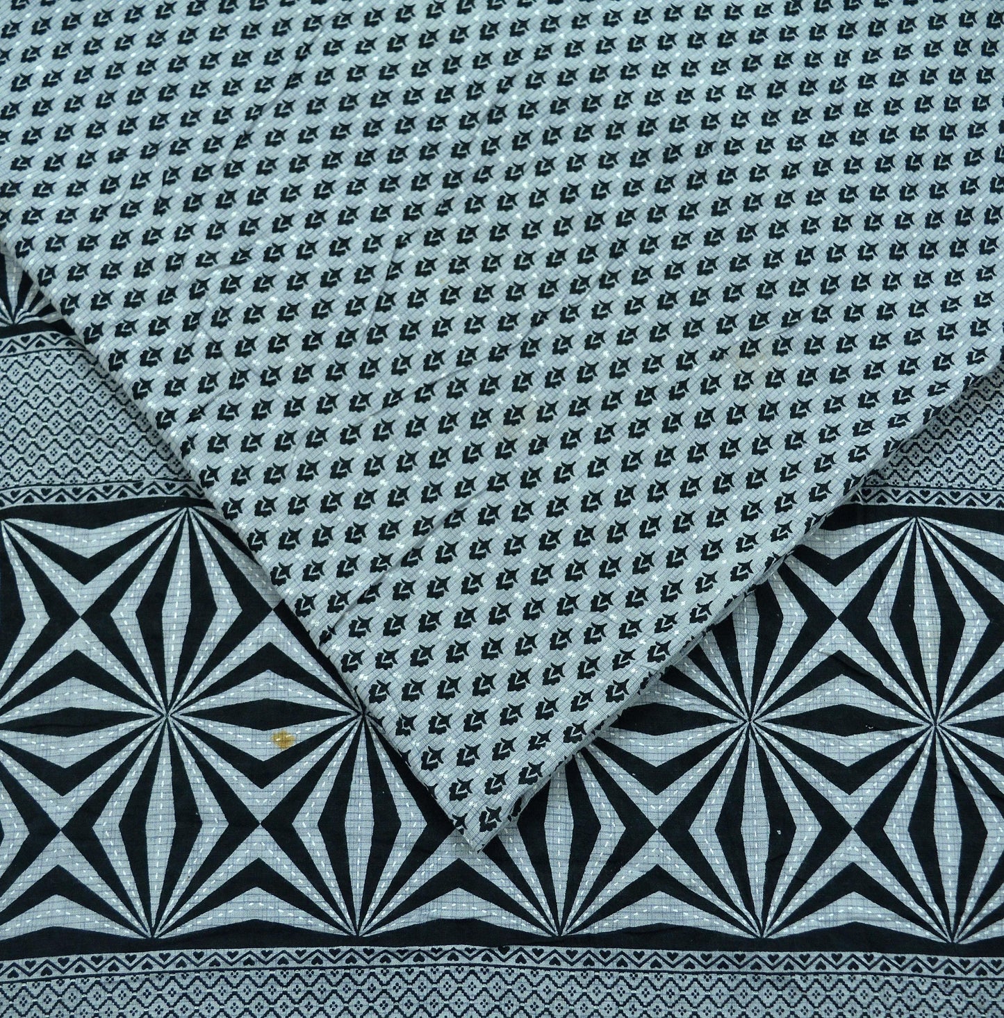 Indian Vintage Black & Gray Saree Printed Pure Cotton Indian Sari Craft Fabric 5Yd Sewing Soft Sarong Wrap Boho Floral Quilting Crafting
