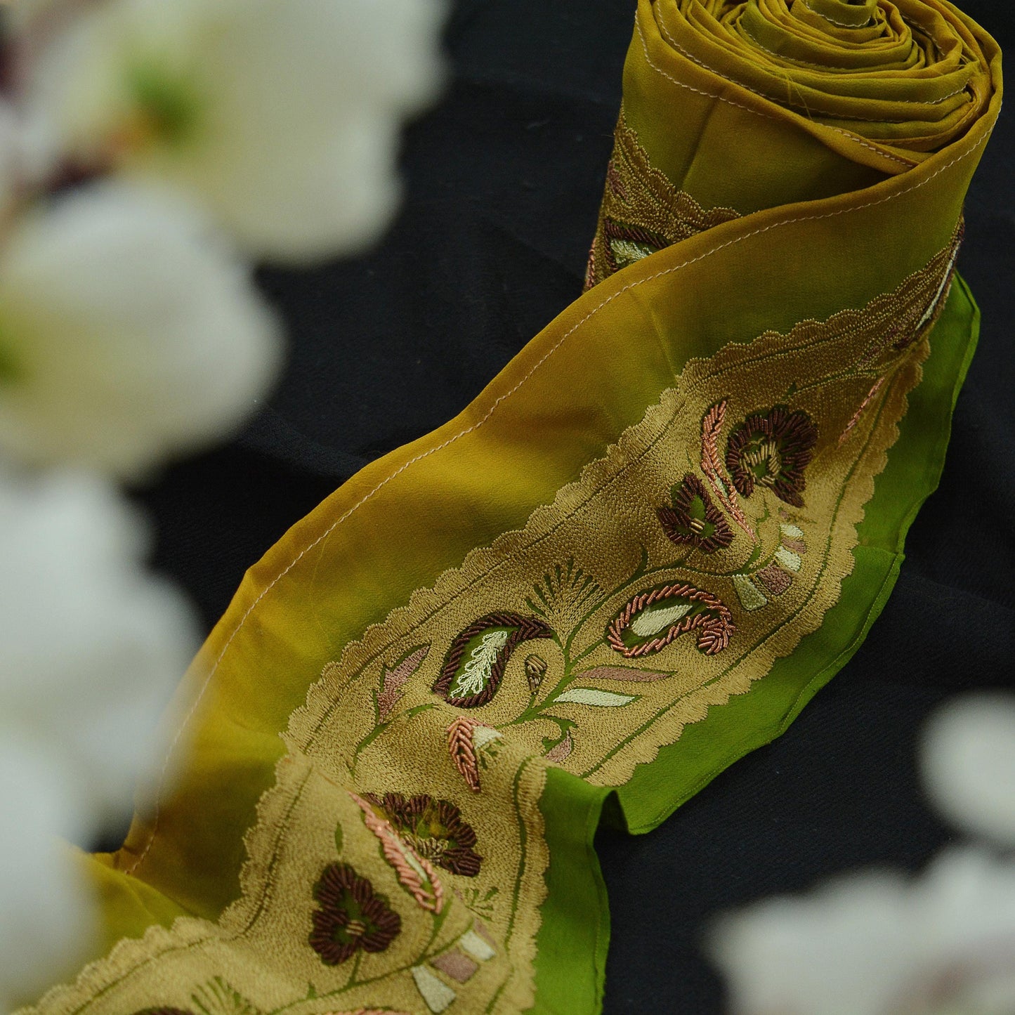 Indian Vintage Green Sari Border Hand Embroidered Indian Craft Trim Lace Sewing Sari Ribbon Pure Crepe silk Zardozi/Dabka Zari