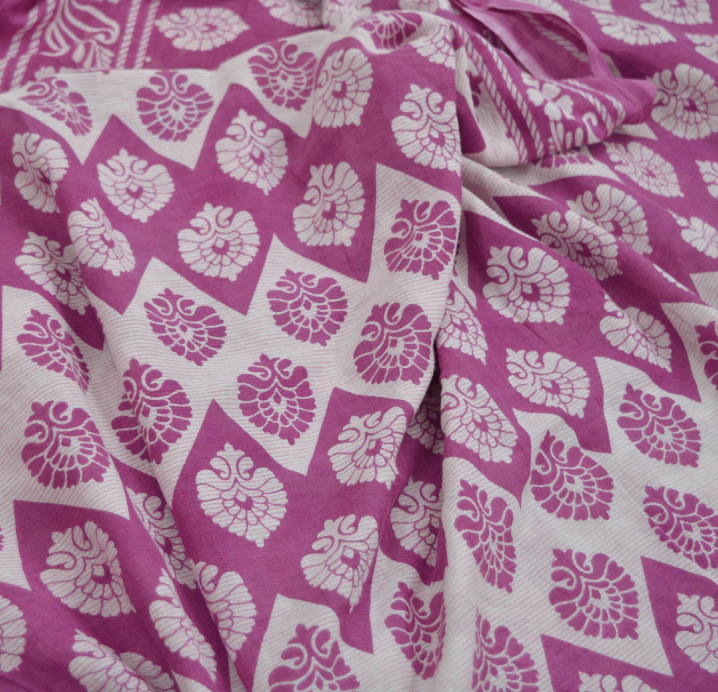 Indian Vintage Sari Purple & Ivory Pure Cotton Printed Saree 5Yd Craft Fabric Sewing Sarong Wrap Boho Floral Quilting crafting dressmaking