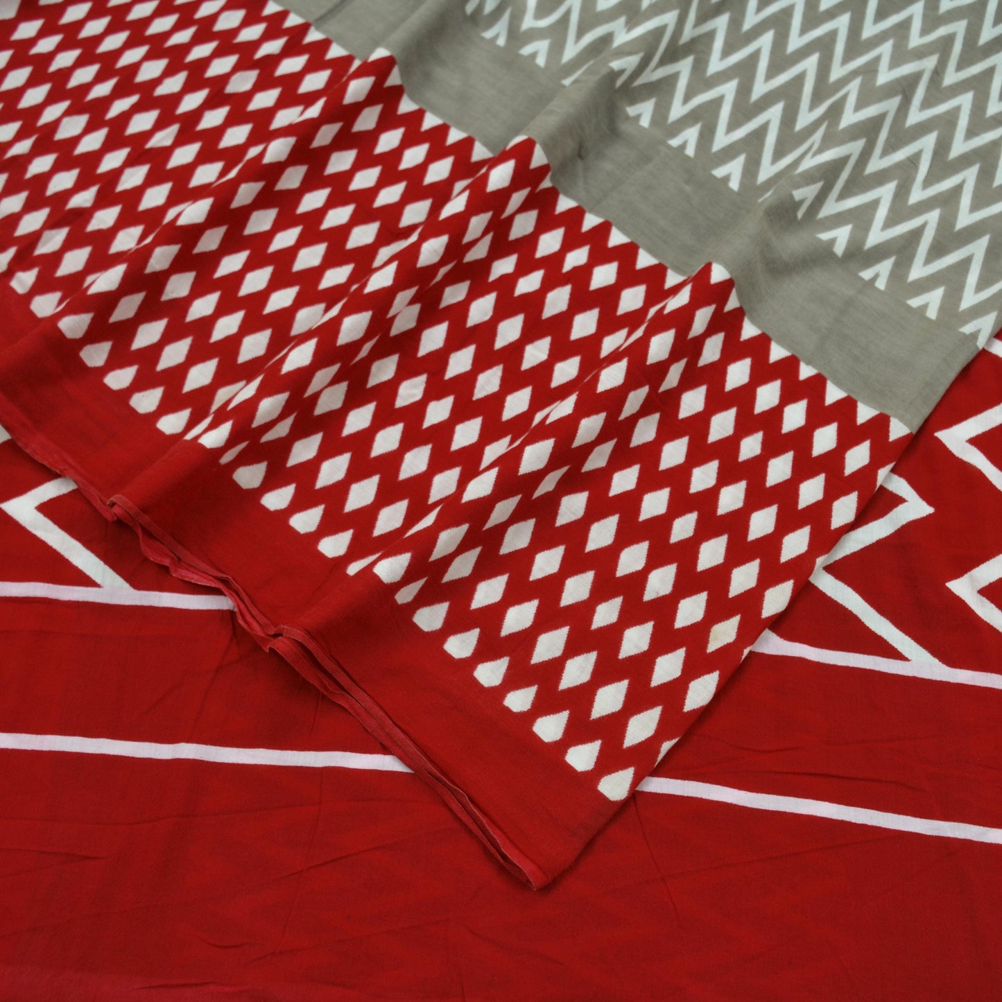Indian Vintage Sari Red & Gray Printed Pure Cotton Sarees Craft Fabric Soft 5Yd Sewing Sarong Wrap Boho Quilting Crafting Dress making