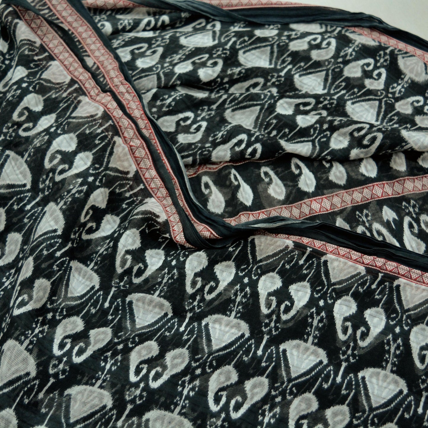 Indian Vintage Black & White Saree Printed Pure Cotton Indian Sari Craft Fabric 5Yd Sewing Soft Sarong Wrap Boho Paisley Quilting Crafting