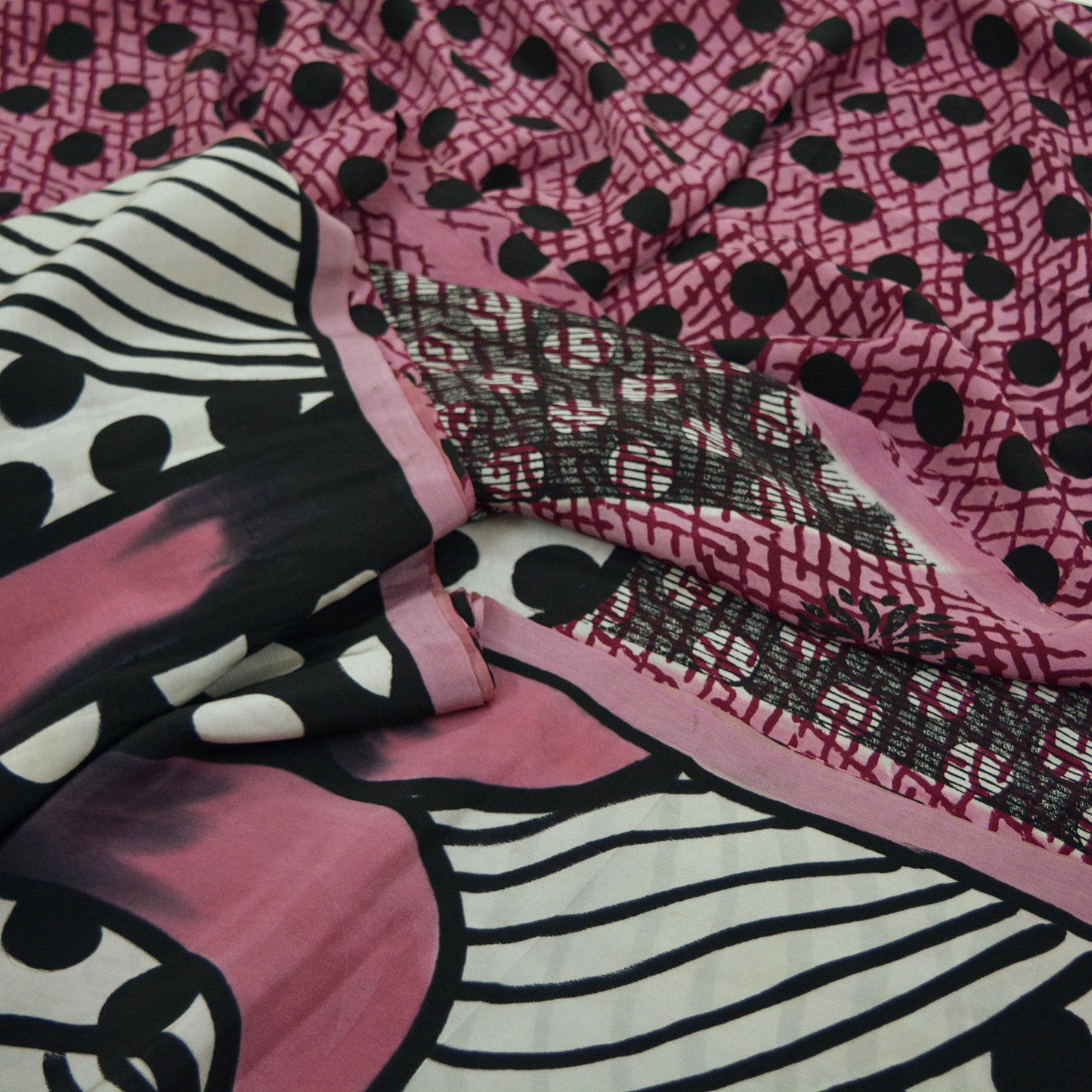 Indian Vintage Sari Pink & Black Pure Crepe Silk Printed Sarees 6yd Sewing Floral Soft Craft Fabric Ethnic Wrap