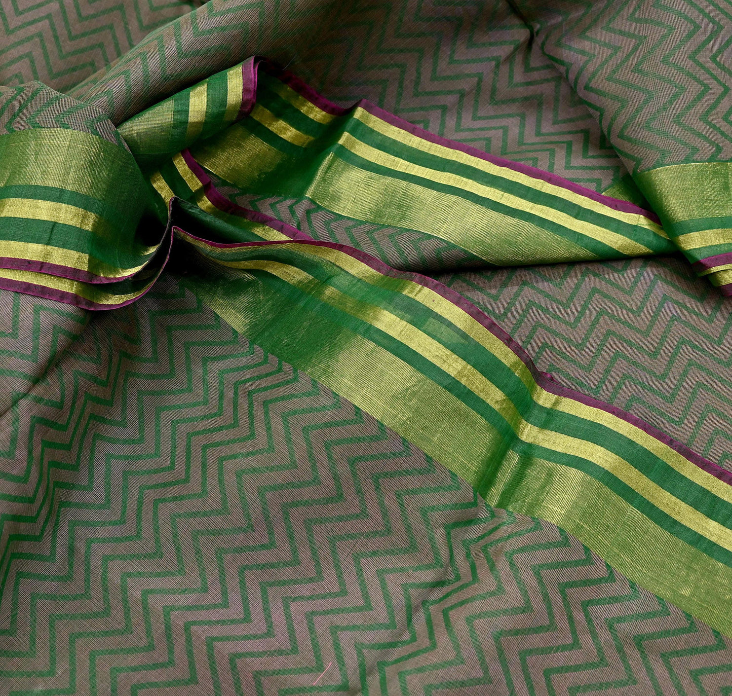 Indian Vintage Sarees Green 100% Pure Silk Hand Woven Sari Craft Fabric 5Yd Ethnic Floral Zari Dress making Crafting Upcycle