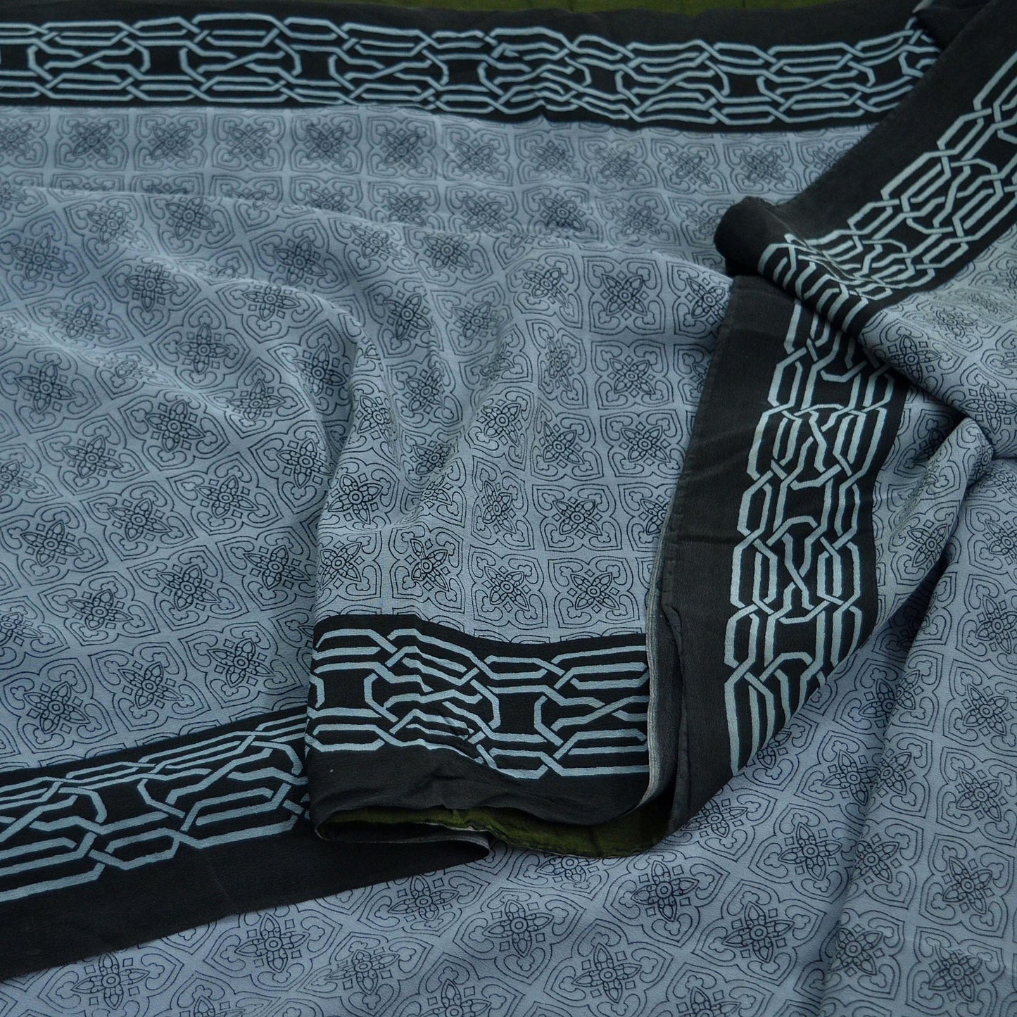 Indian Vintage Gray & Black Saree Pure Crepe Silk Printed Sari Craft Fabric 6yd Sewing Soft Wrap Dress making Crafting Quilting