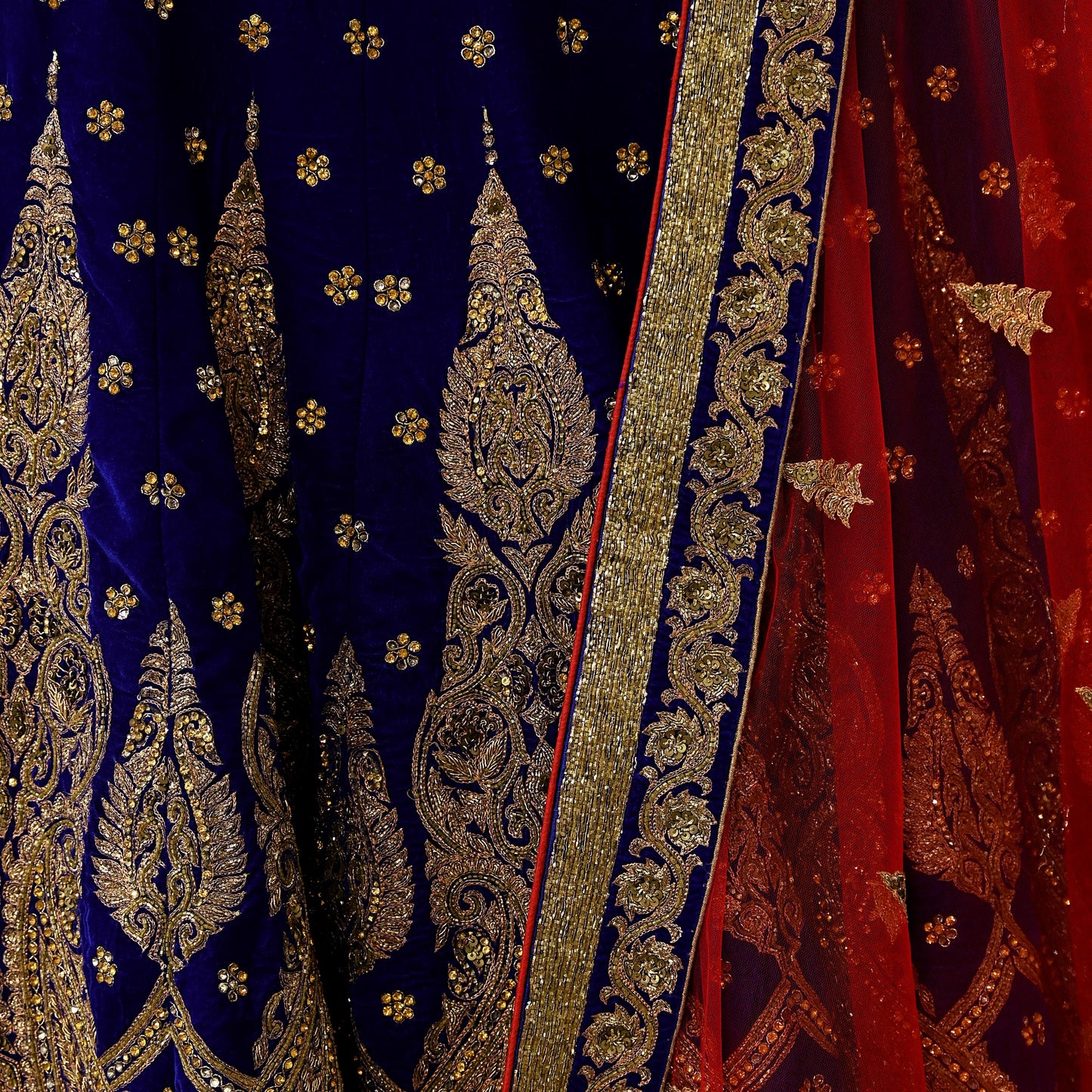 Indian Pre-owned Heavy Wedding Red & Blue Net/Mesh/ Velvet Hand Embroidered Lehenga/Dupatta Designer By Sabyasachi Zardozi Bridal Wear