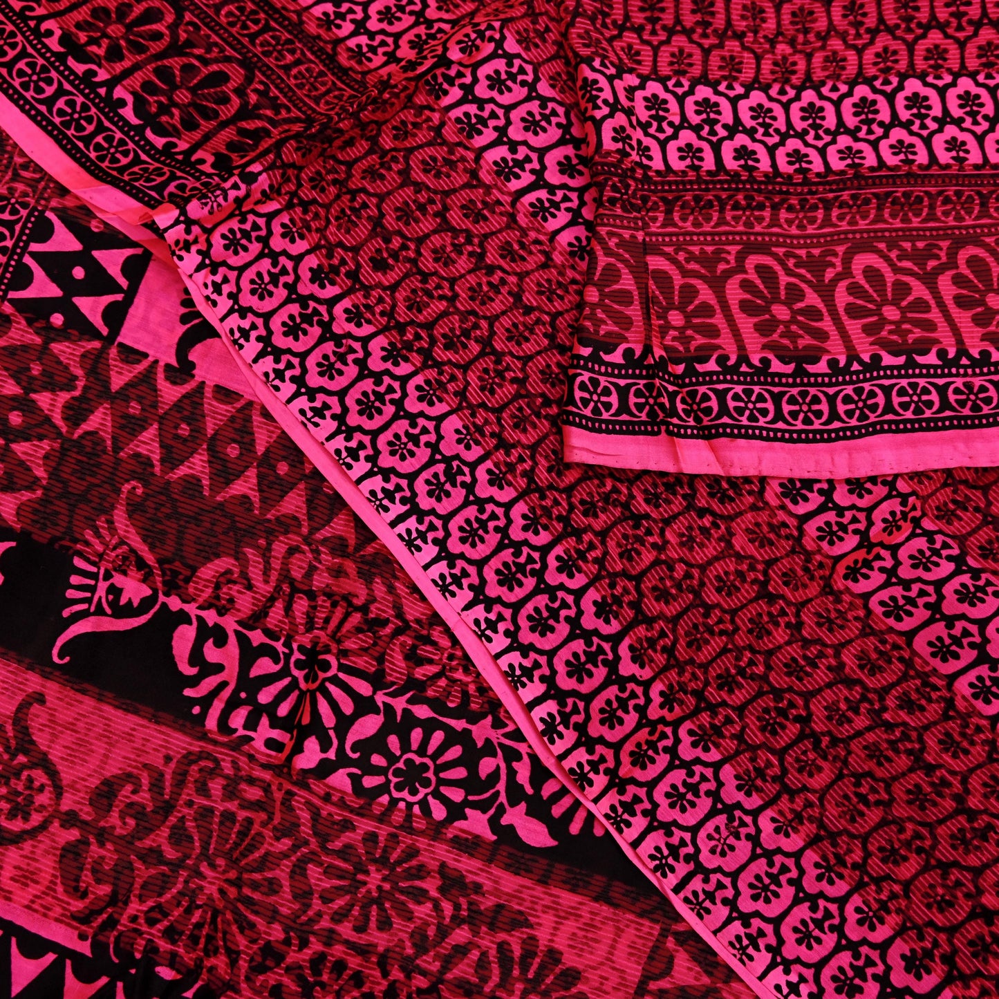 Indian Vintage Black & Pink Saree 100% Pure Silk Printed Sari 5yd Sewing Craft Fabric DressMaking Soft Fringes Crafting Quilting Upcycle