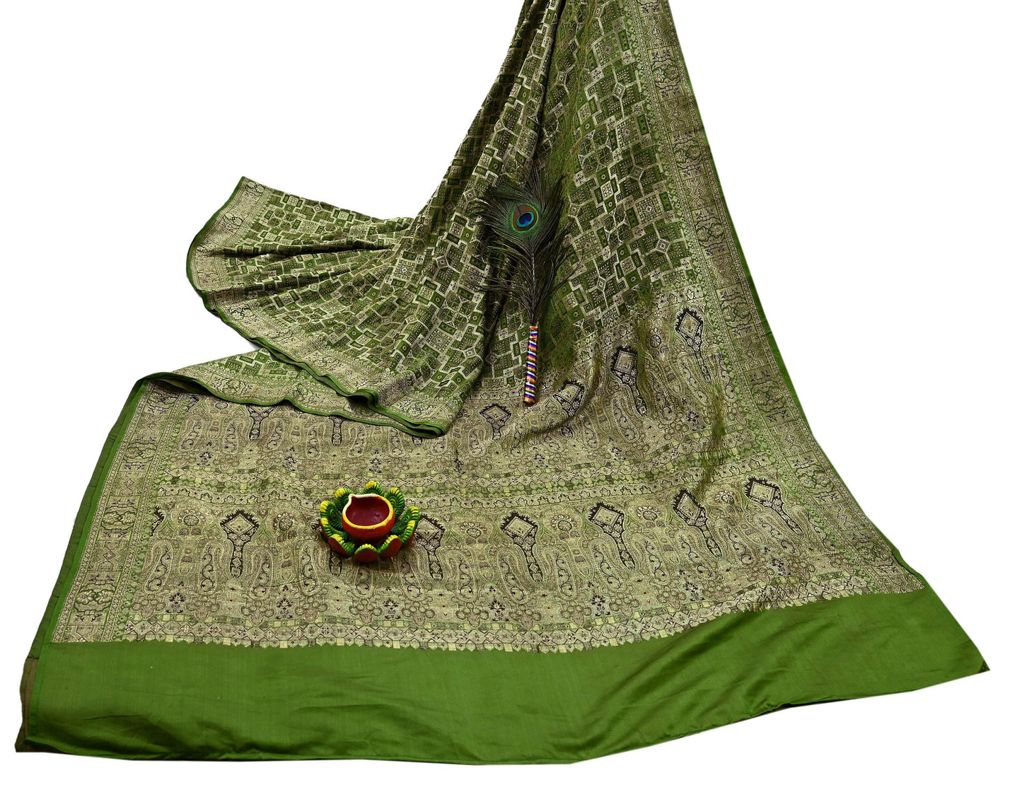Indian Vintage Heavy Wedding Sari Green Pure Satin Silk Woven Banarasi Tanchoi Sarees Zari 5Yd Ethnic Craft Fabric Upcycle Dress Making Used