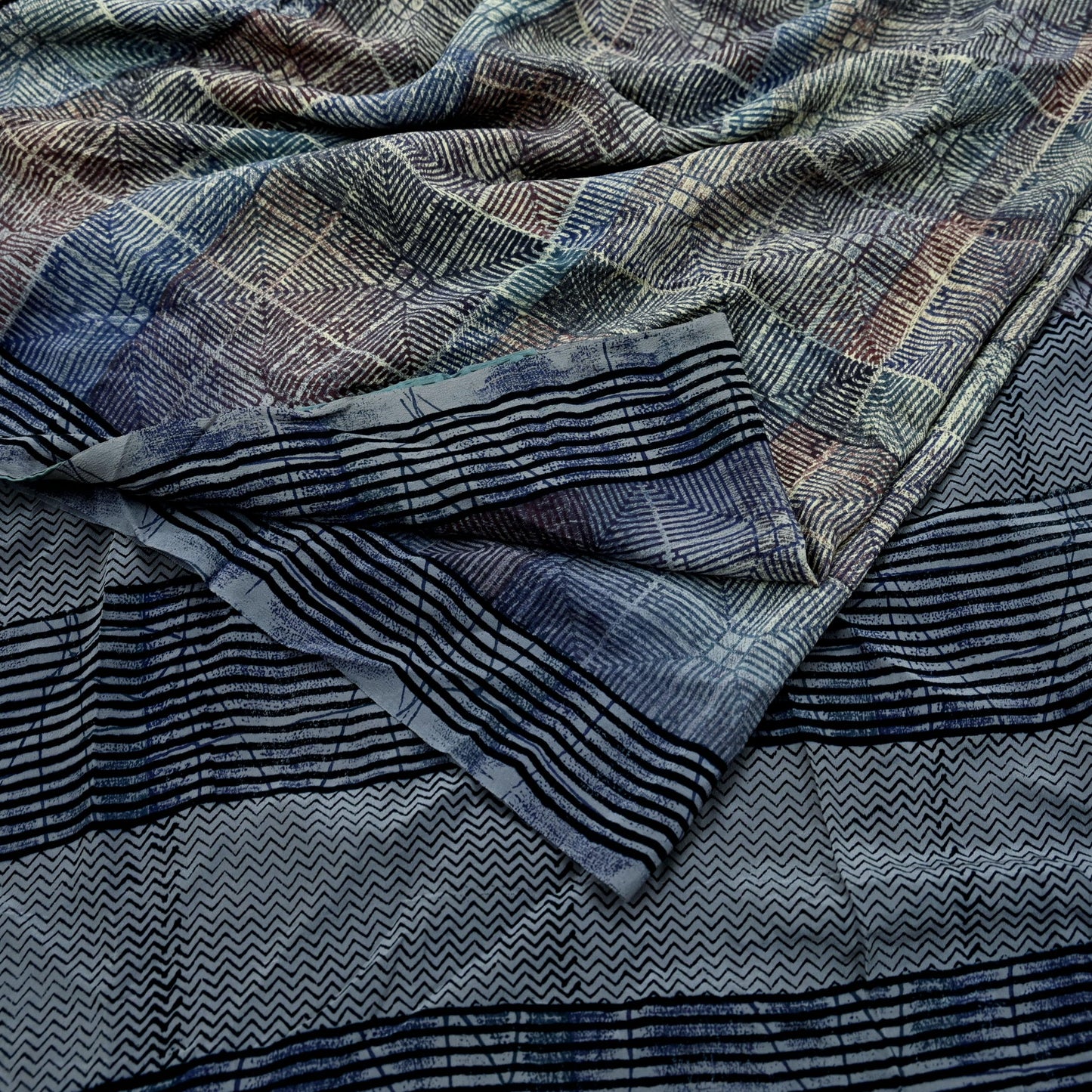 Indian Vintage Gray & Ivory Saree Pure Crepe Silk Printed Sari Craft Fabric 5yd Sewing Soft Wrap Dress making Crafting Quilting
