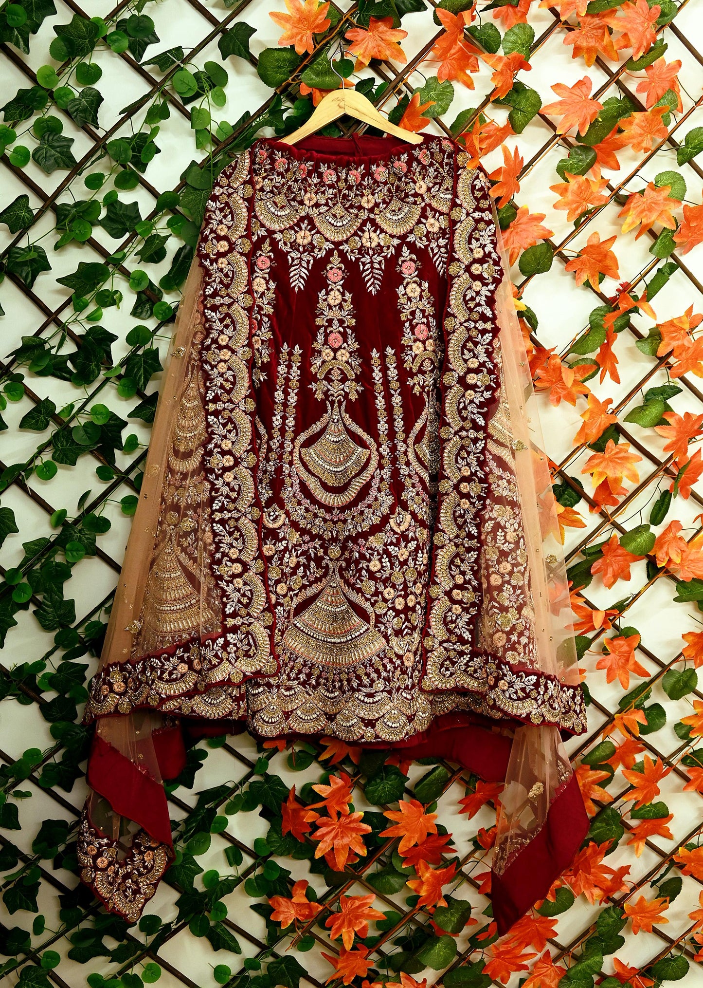 Indian Pre-owned Heavy Wedding Maroon & Peach Net/Mesh/ Velvet Hand Embroidered Lehenga/Dupatta Designer By Anamika Khanna Bridal Wear