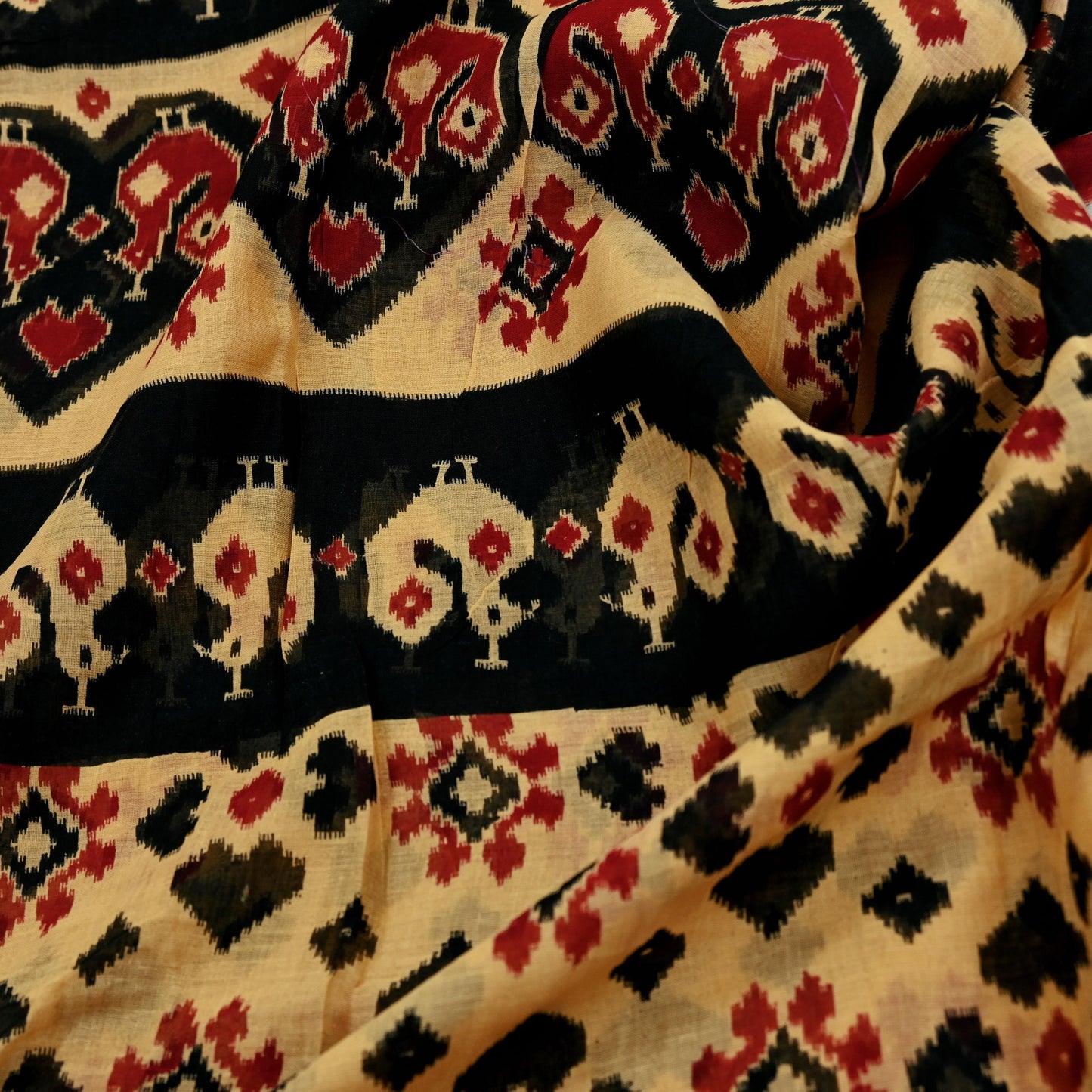 Indian Vintage Sari Beige & Black Ikat Printed Pure Cotton Sarees Craft Fabric 5Yd Sewing Sarong Wrap Boho Dress Making Quilting Upcycle