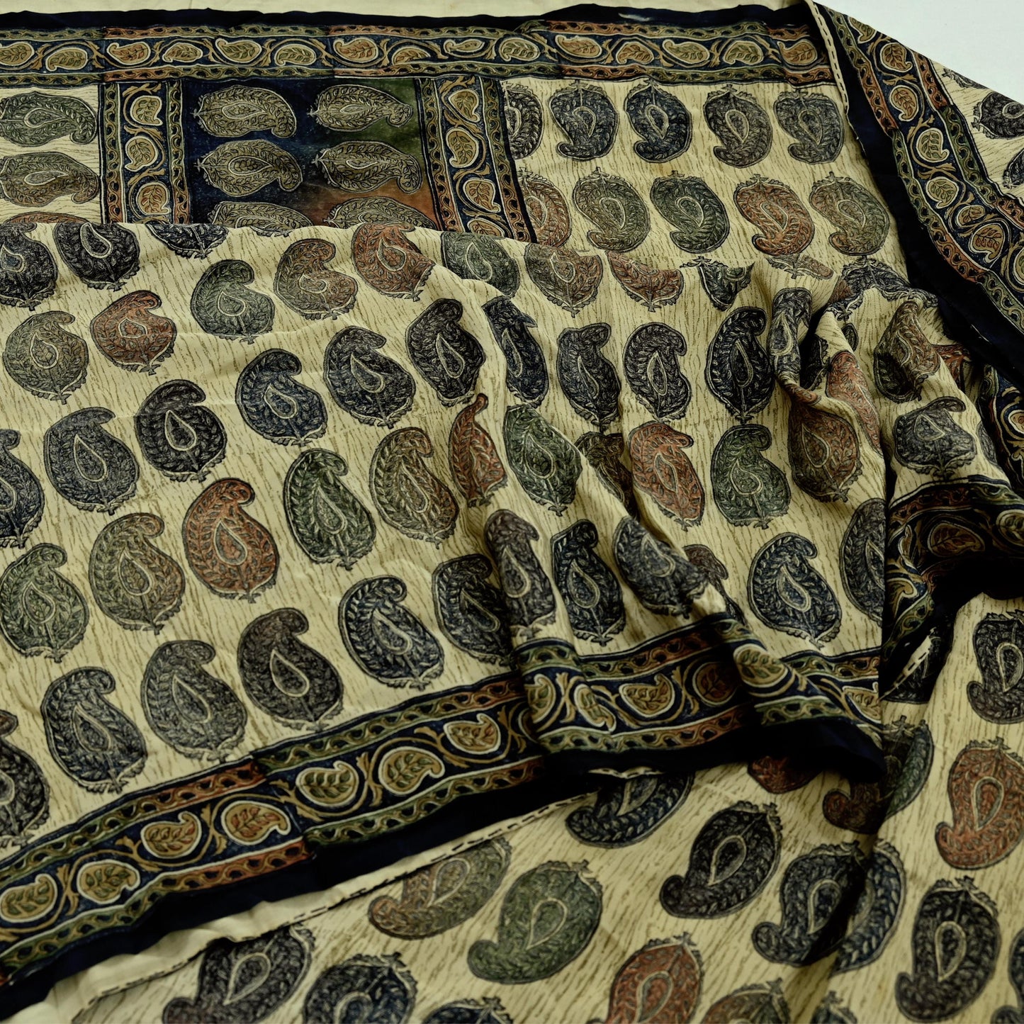 Indian Vintage Sari Beige Pure Crepe Silk Printed Sarees 5yd Sewing Paisley Soft Craft Fabric Wrap Dress making Crafting Quilting Used