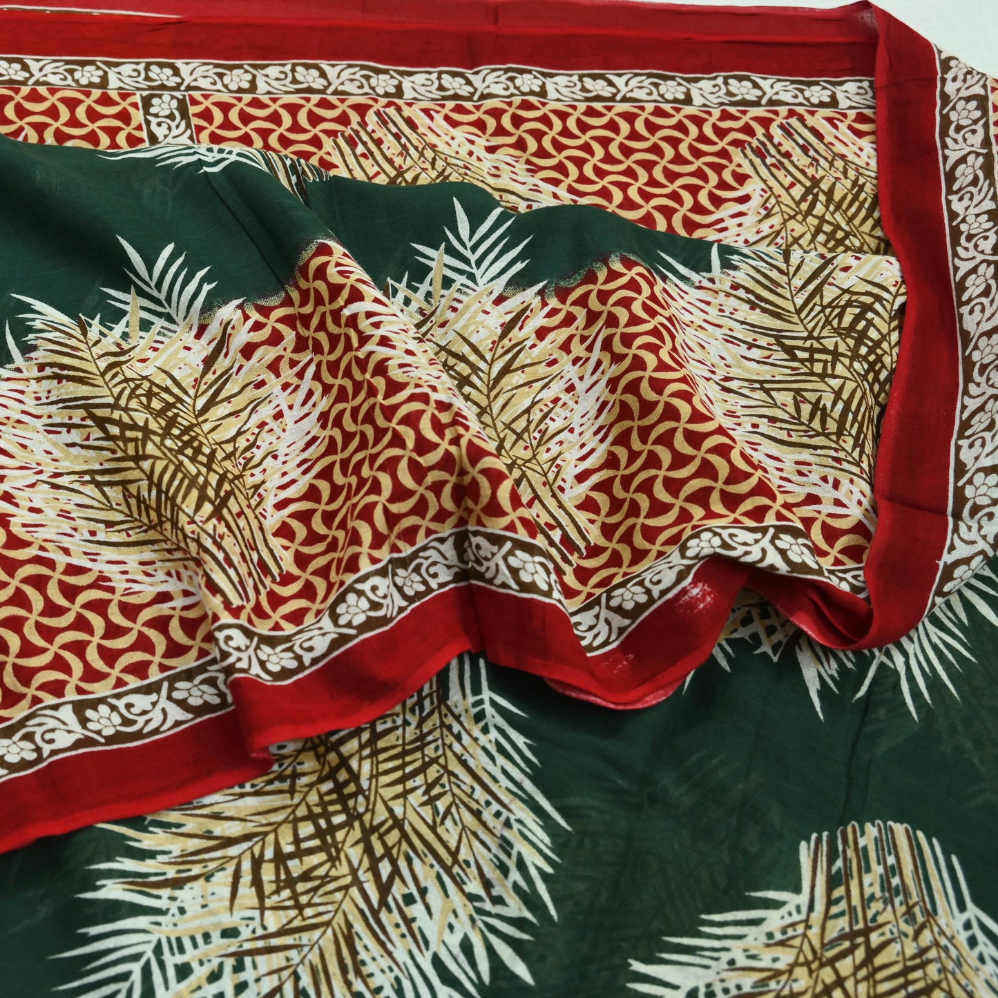 Indian Vintage Sari Green & Red Printed Pure Cotton Saree Craft Fabric 5Yd Sewing Sarong Wrap Boho Floral Crafting Upcycle Quilting Used
