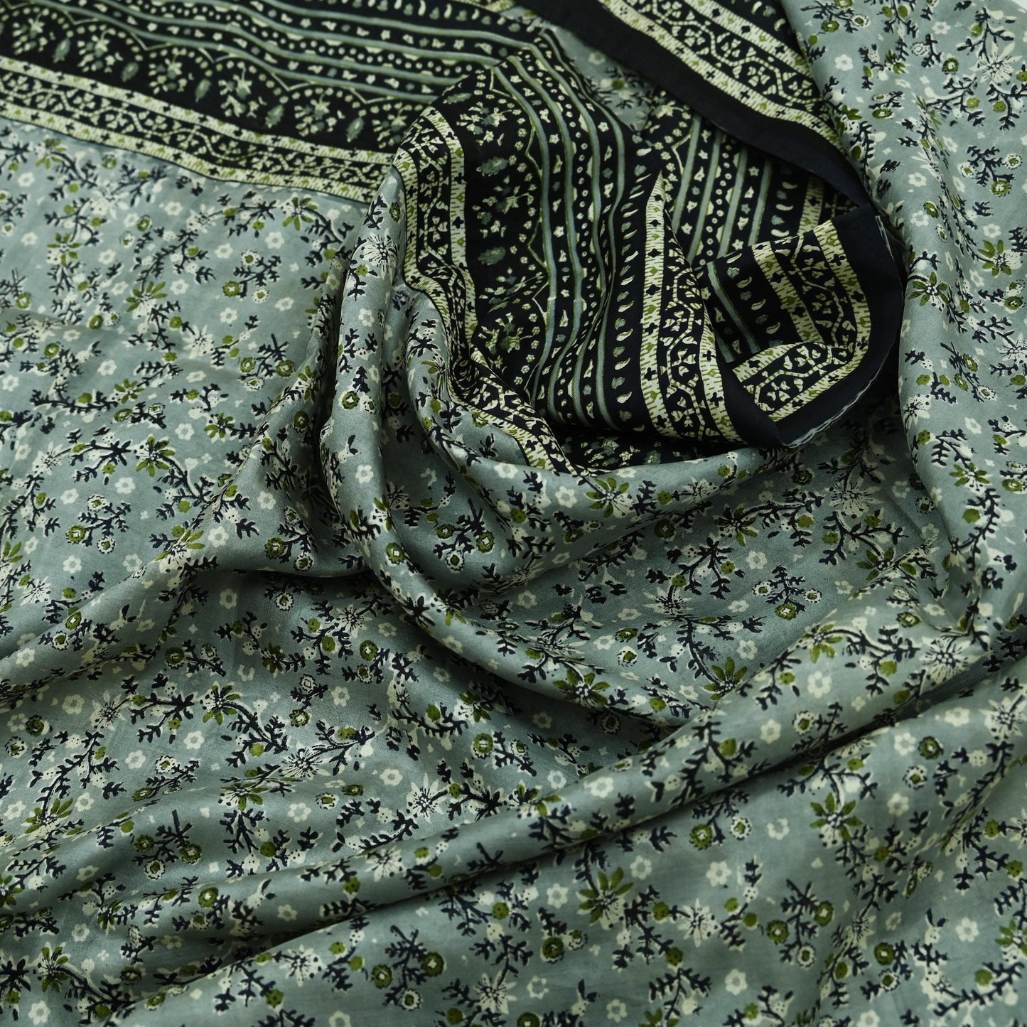 Indian Vintage Sari Black & Gray 100% Pure Silk Printed Saree 5yd Sewing Craft Fabric Dress Making Soft Crafting Quilting Upcycle Used