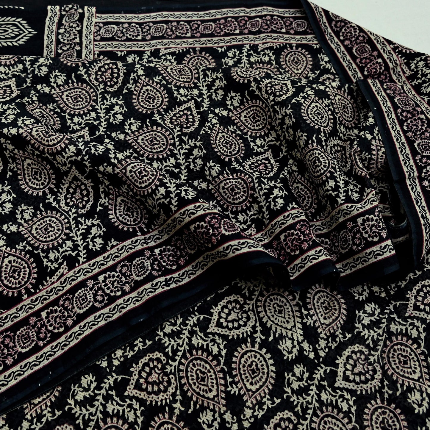 Indian Vintage Sari Black Printed 100% Pure Cotton Saree Craft Fabric 5Yard Sewing Sarong Wrap Boho Floral Dress Making Crafting Quilting