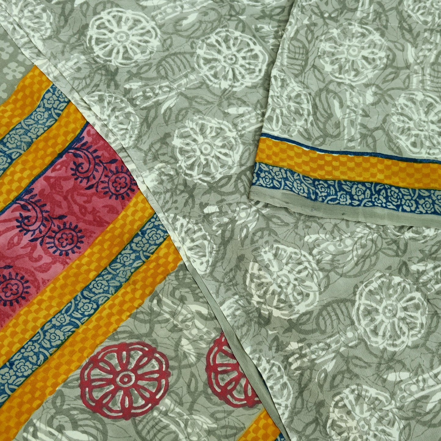 Indian Vintage Sari Gray Pure Crepe Silk Printed Sarees 5yd Sewing Soft Craft Fabric Wrap Upcycle Quilting Crafting Dress making