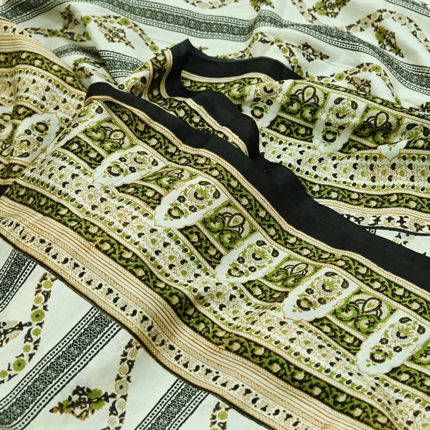 Indian Vintage Sari Ivory & Black Printed Pure Silk Sarees 5yd Sewing Craft Fabric DressMaking Soft Wrap Upcycle Quilting Crafting Used