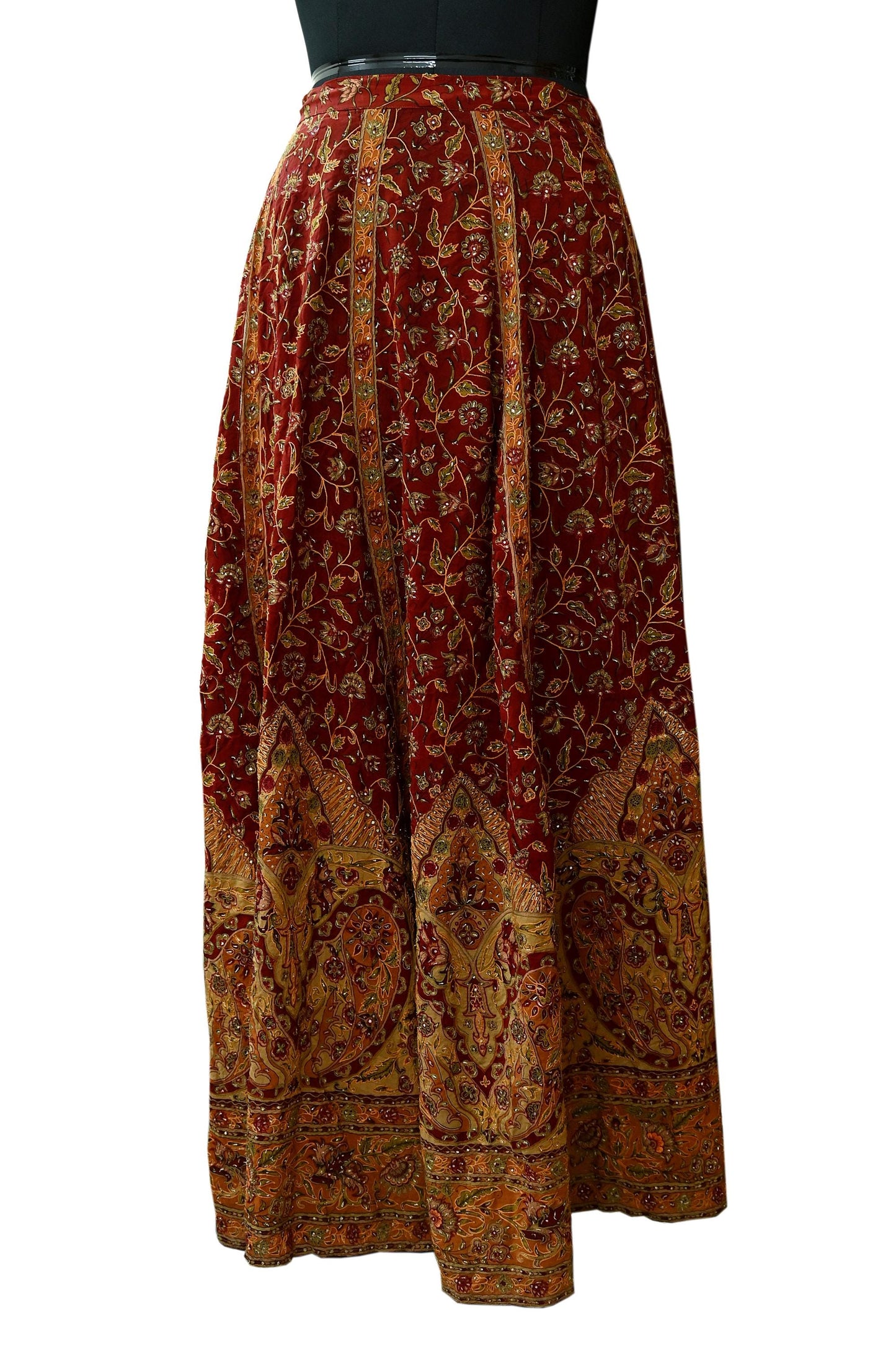 Indian Pre-owned Maroon Pure Silk Hand Embroidered Ritu Kumar Designer Lehenga/Skirt Ethnic Bollywood Party Wear