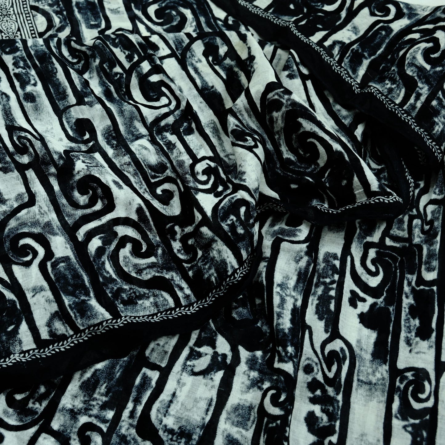 Indian Vintage Sari Black & White Printed Pure Cotton Sarees Craft Fabric 5Yd Sewing Soft Sarong Wrap Boho Paisley Quilting Crafting