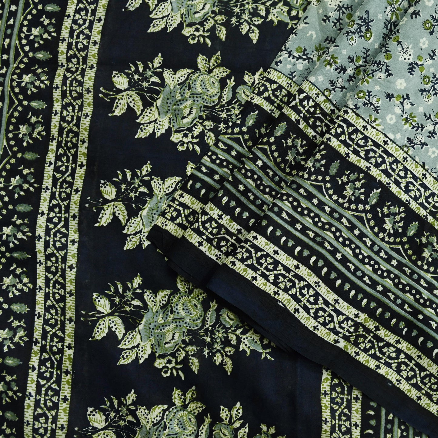 Indian Vintage Sari Black & Gray 100% Pure Silk Printed Saree 5yd Sewing Craft Fabric Dress Making Soft Crafting Quilting Upcycle Used