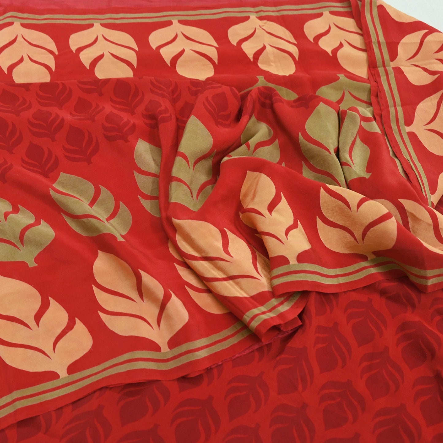 Indian Vintage Sari Red Pure Crepe Silk Printed Saree 5yd Sewing Floral Soft Craft Fabric Wrap Dress making Crafting Quilting Upcycle