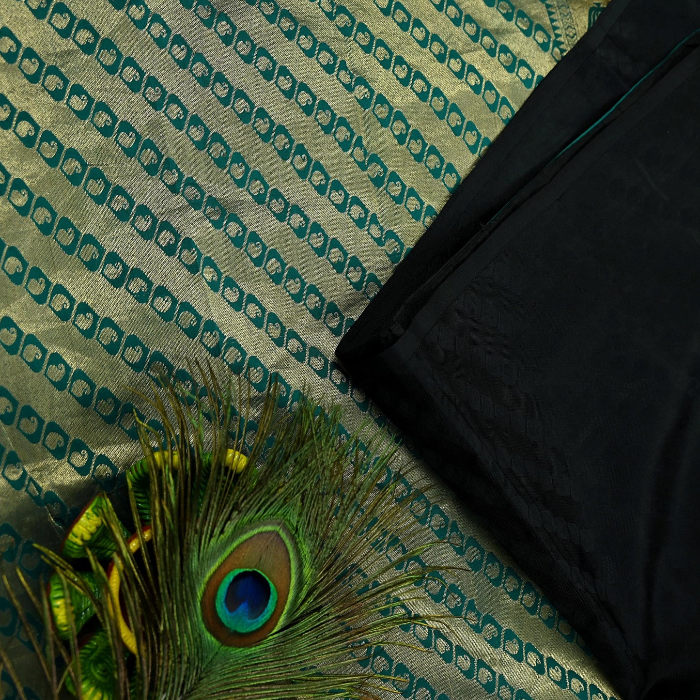 Indian Vintage Sari Black & Green Pure Silk Hand Woven Sarees Craft Fabric 5Yd Ethnic Dress Making Crafting Upcycle Quilting Zari Border