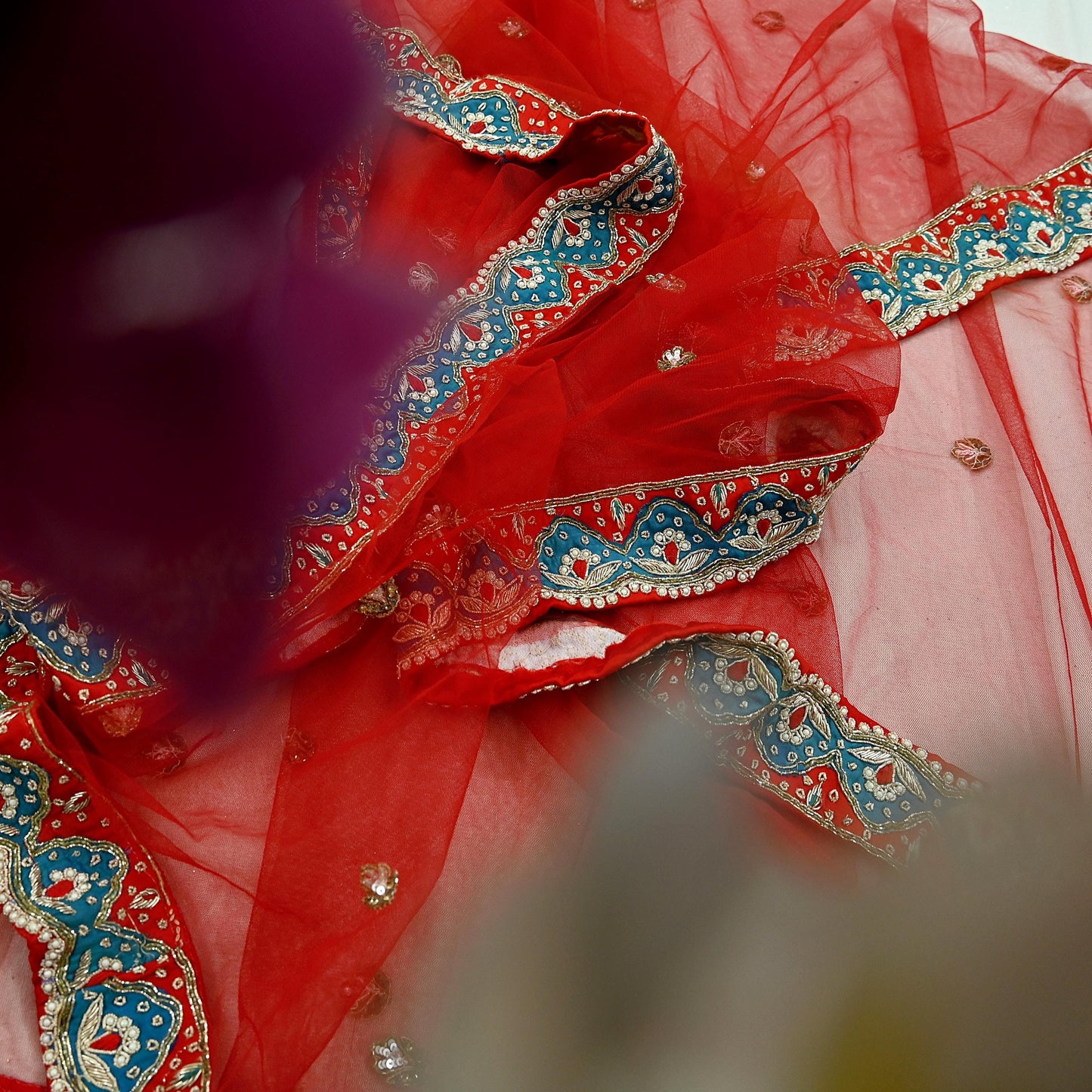 Indian Pre-owned Heavy Wedding Red Net/Mesh/ Velvet Hand Embroidered Lehenga/Dupatta Designer By Anamika Khanna Bridal Wear