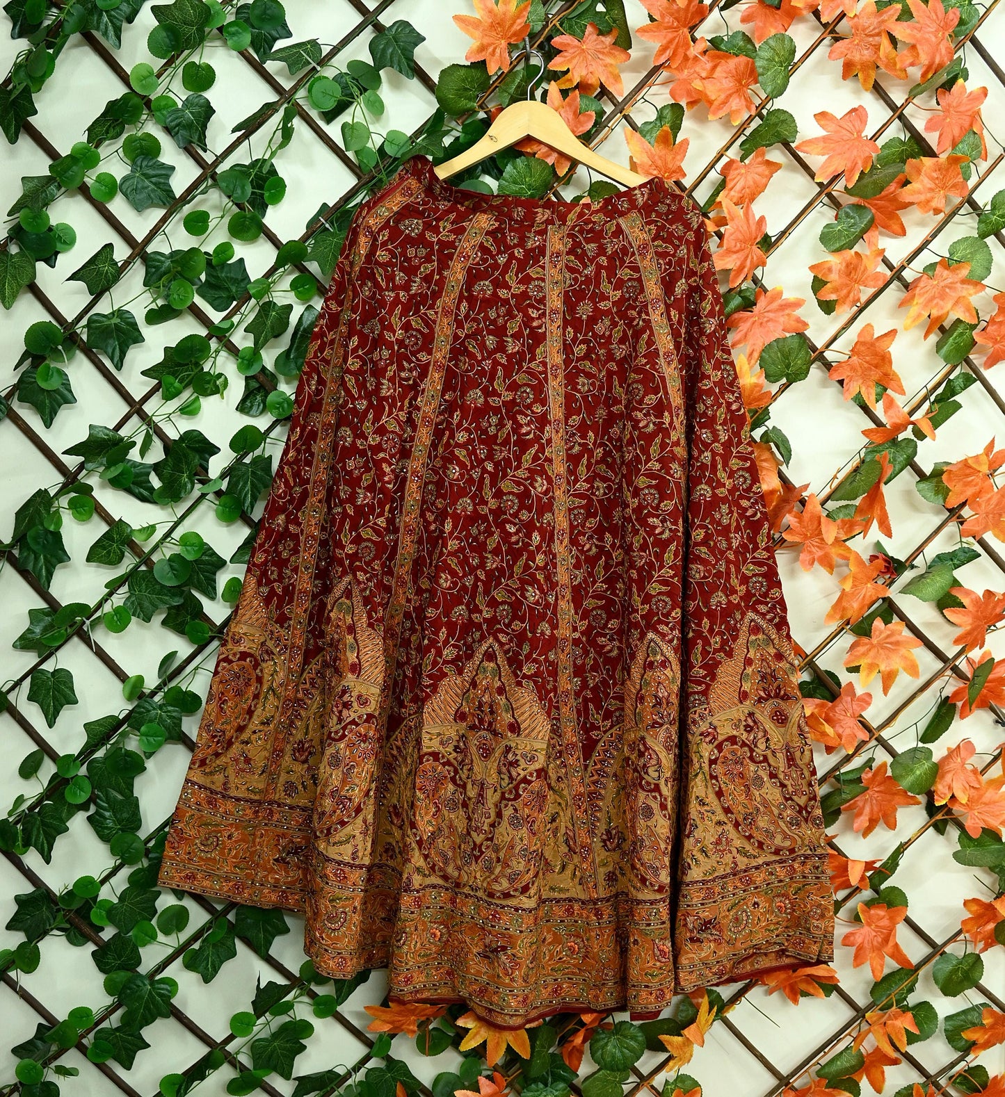 Indian Pre-owned Maroon Pure Silk Hand Embroidered Ritu Kumar Designer Lehenga/Skirt Ethnic Bollywood Party Wear