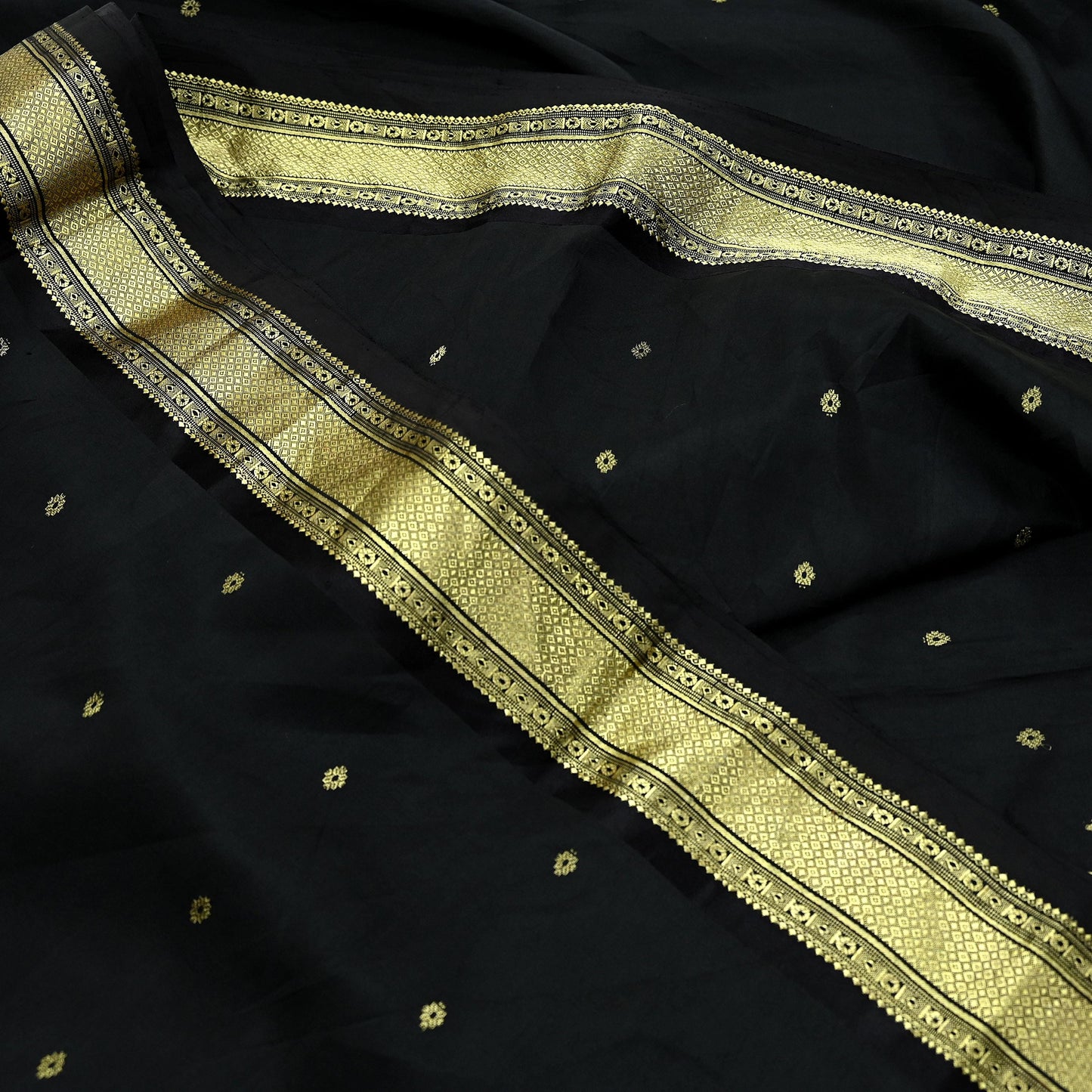 Indian Vintage Heavy Sarees Black 100% Pure Silk Hand Woven Kanjivaram Sari Craft Fabric 5Yd Ethnic Zari Fringes Dress Making Quilting