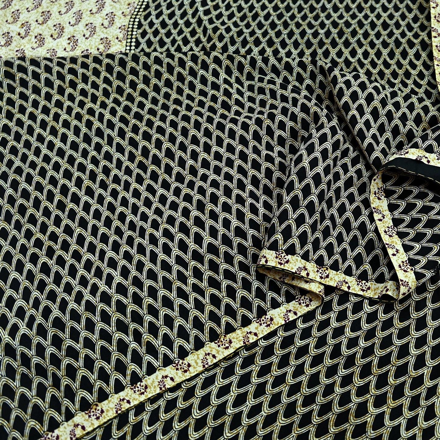 Indian Vintage Sari Ivory & Black Pure Crepe Silk Printed Saree 5yd Sewing Floral Soft Craft Fabric Wrap Dress Making Crafting Quilting