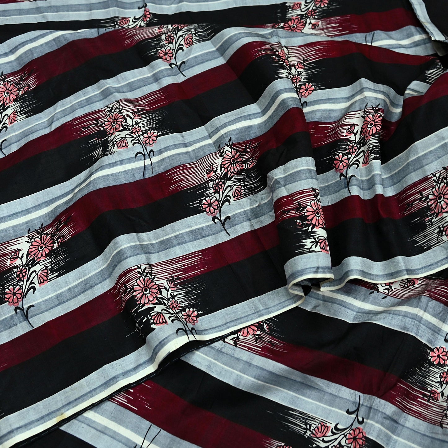 Indian Vintage Sari Black & Maroon 100% Pure Silk Printed Saree 5yd Sewing Craft Fabric DressMaking Soft Quilting Crafting Upcycle Used