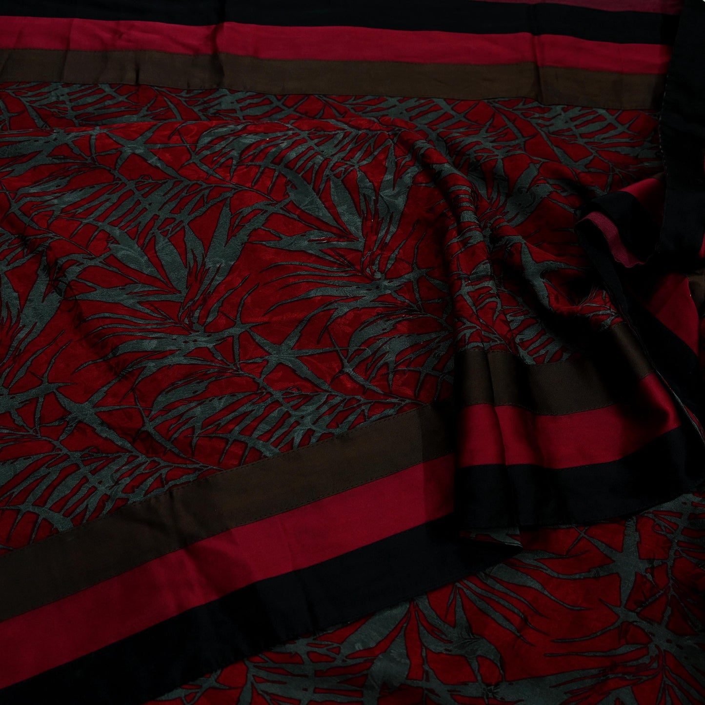 Indian Vintage Maroon & Gray Sarees Moss Crepe Printed Sari 5yd Sewing Floral Soft Craft Fabric DressMaking For Crafting Quilting Upcycle