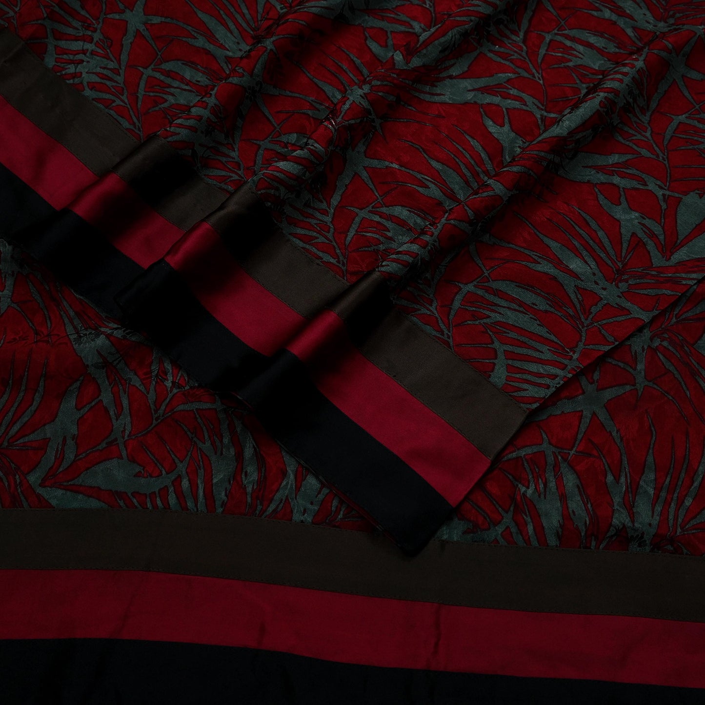 Indian Vintage Maroon & Gray Sarees Moss Crepe Printed Sari 5yd Sewing Floral Soft Craft Fabric DressMaking For Crafting Quilting Upcycle