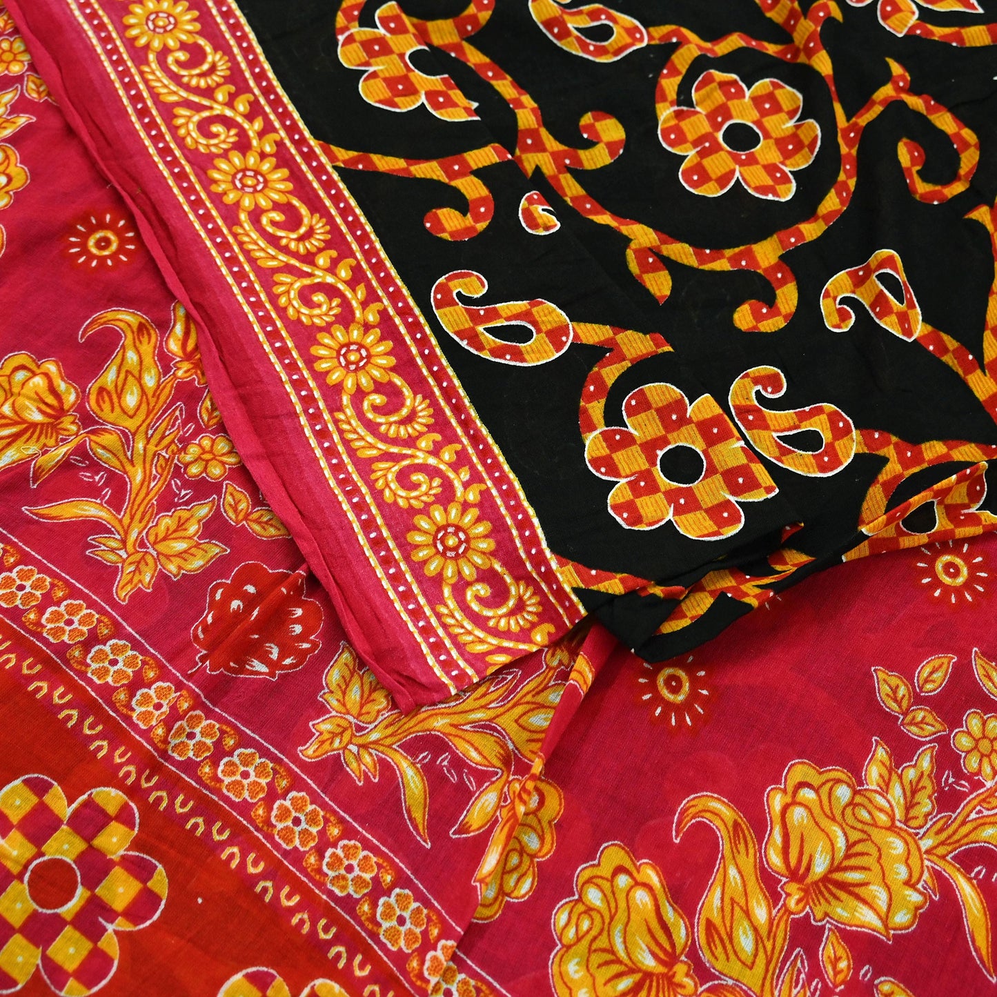 Indian Vintage Sari Red & Black Printed 100% Pure Cotton Sarees Craft Fabric 5Yard Sewing Sarong Wrap Boho Floral Dress making Quilting Soft