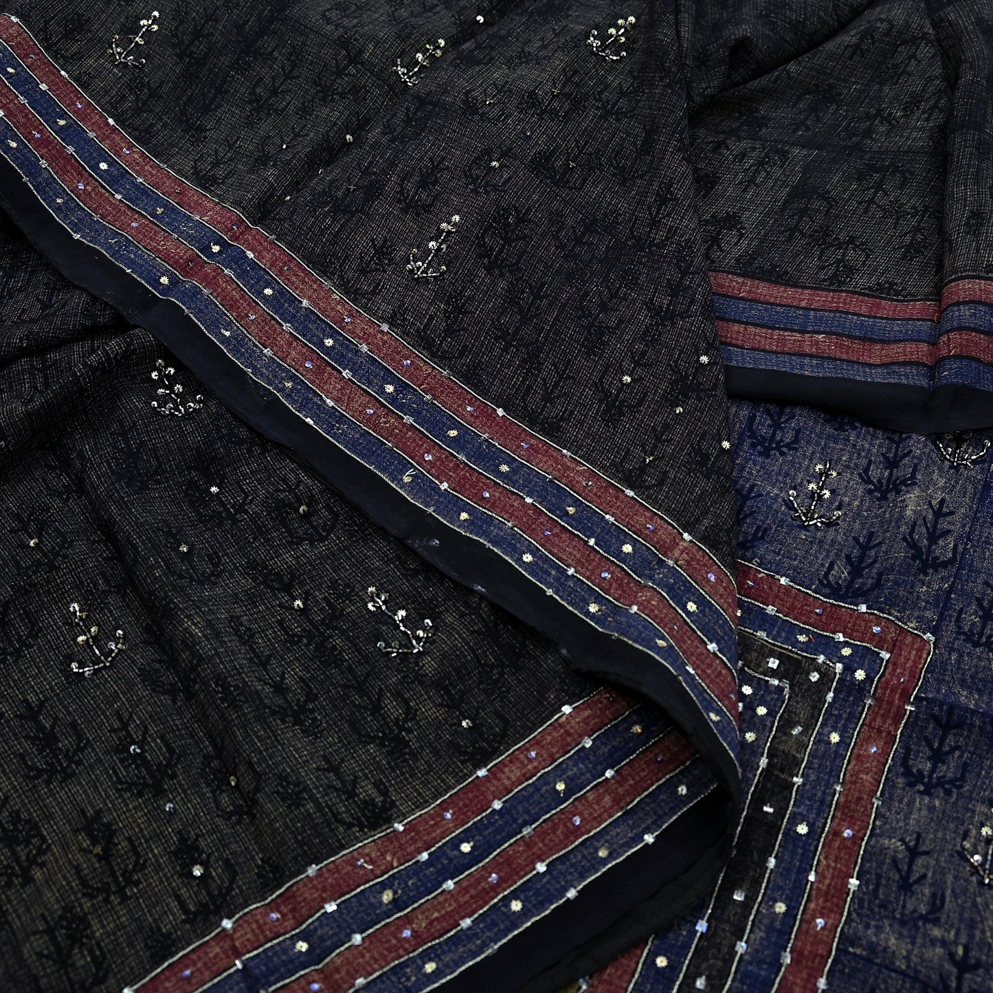 Indian Vintage Sari Pure Crepe Silk Hand Embroidered Sarees 5yd Sewing Floral Craft Sequins Dress making Crafting Quilting